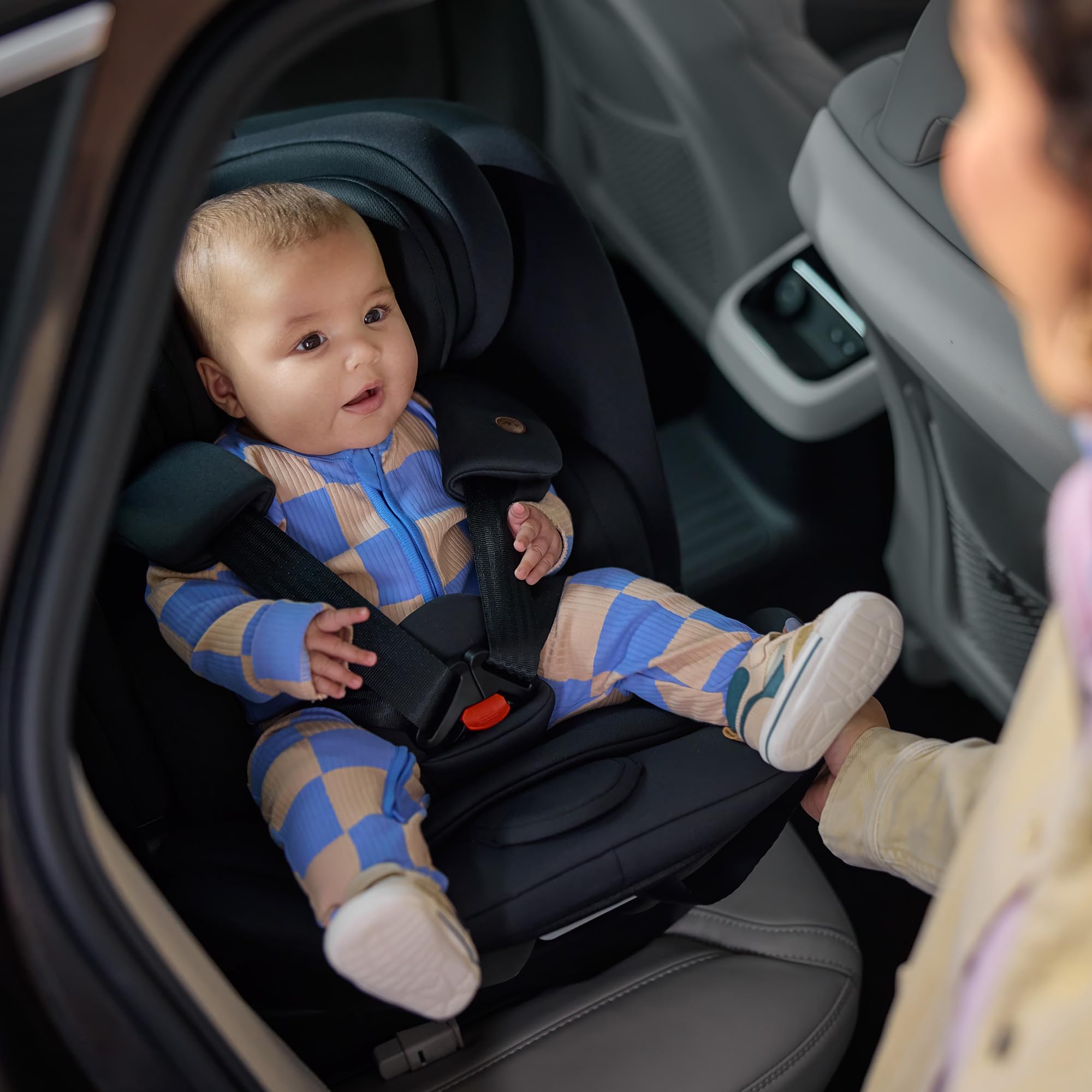 Bebeconfort RevolveFix Plus 360 i-Size, Girevole 360 Gradi, Seggiolino Auto 0-36 Kg, 0-12 Anni, ISOFIX, Seggiolino Reclinabile 8 Posizioni, 12 Posizioni Poggiatesta, Tessuti Traspiranti, Full Black