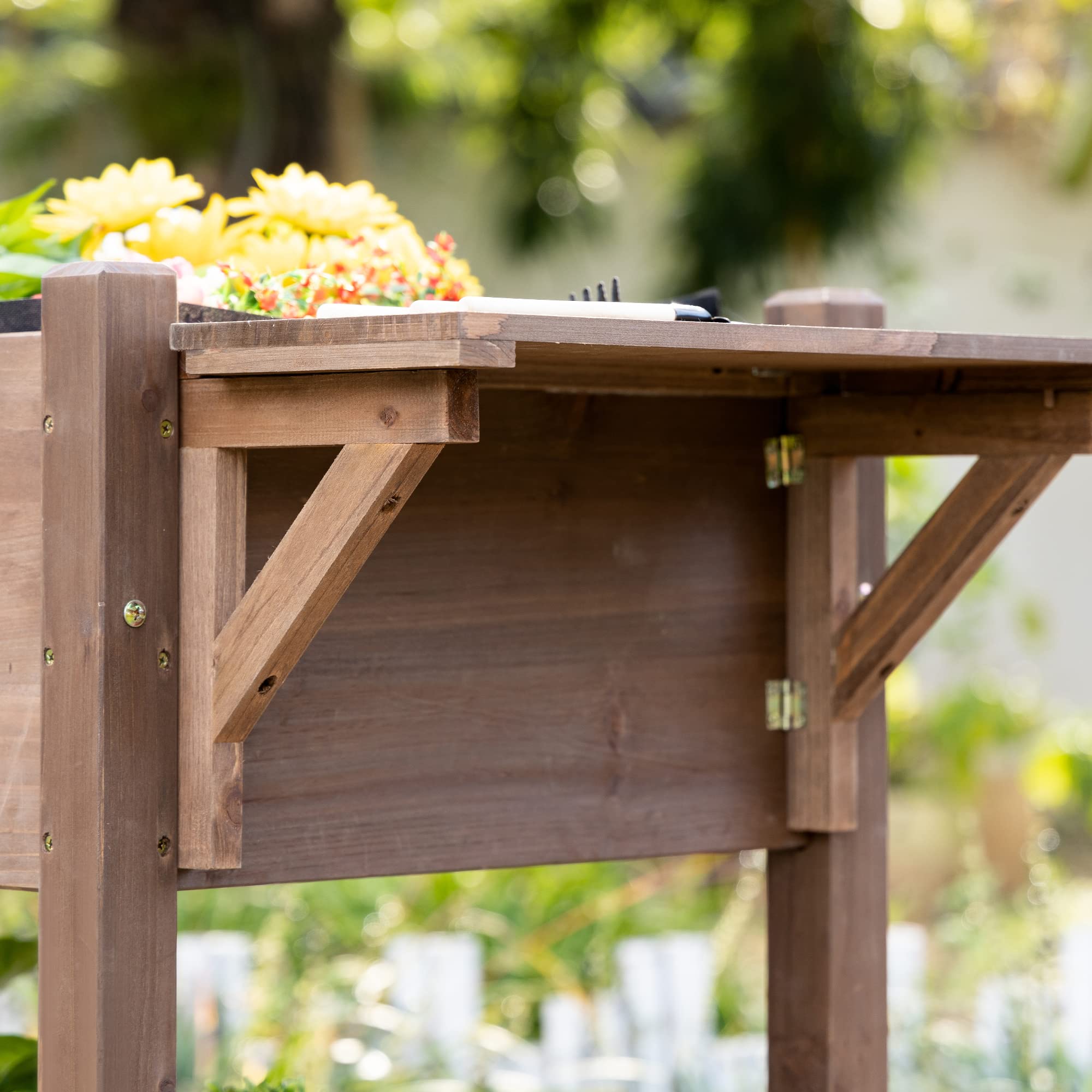 Outsunny Letto per Orto Rialzato a 8 Scomparti con Ruote, Ripiano Laterale e Mensola Inferiore a Doghe, Fioriera Rialzata da Esterno in Abete con 4 Fori di Drenaggio, 123x54x87cm, Caffè Scuro