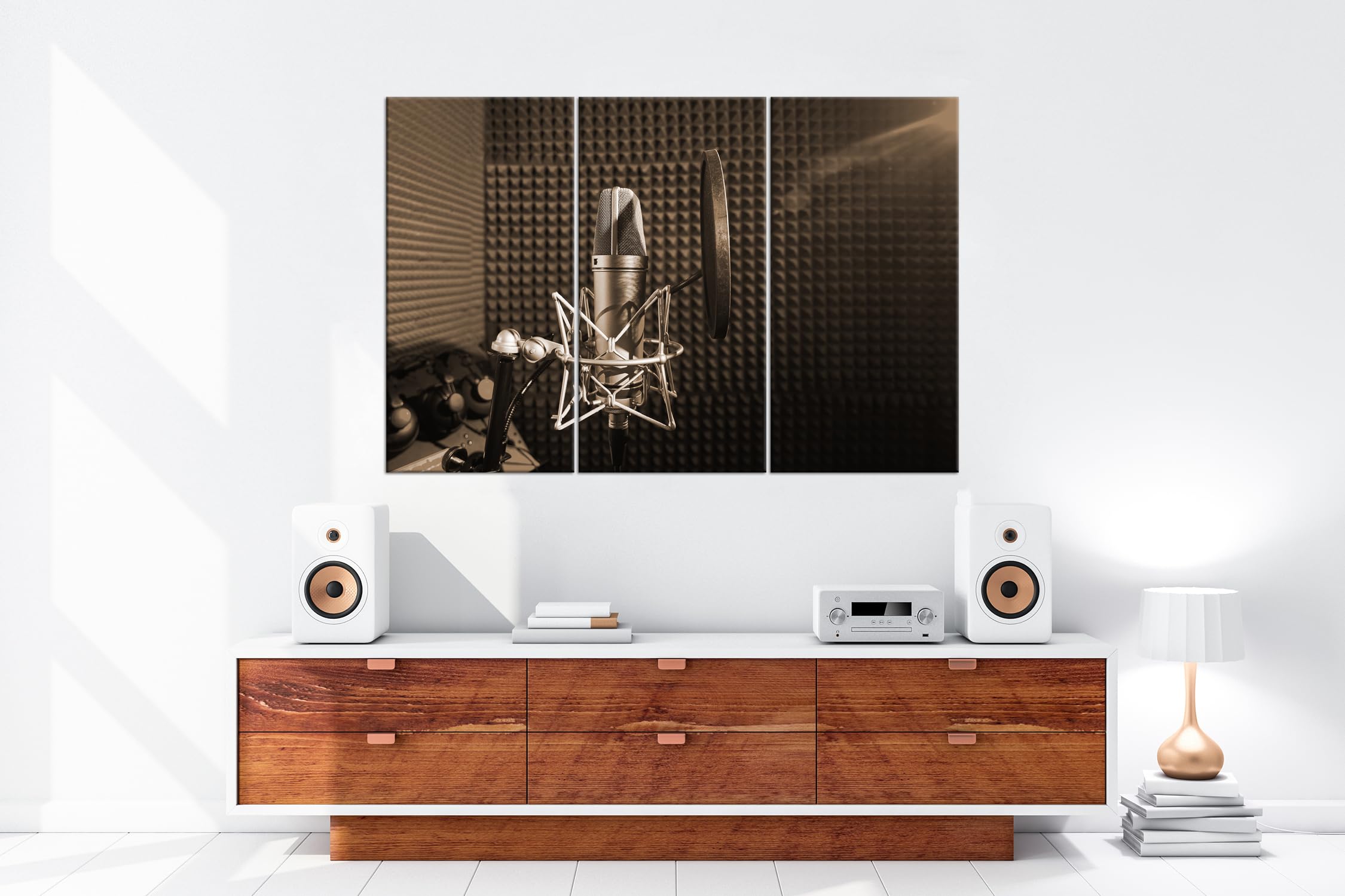 Leinwandbild Einsames Mikrofon, bereit für die nächste Aufnahme im stillen Studio. Format: 120x80 cm (3Teilig) Effekt: Sepia XXL Kunstdruck Bild auf Keilrahmen/Wandbild/Wohnzimmer Deko
