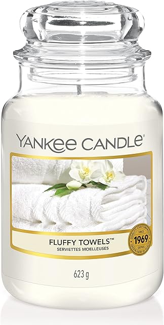 Yankee Candle Scented Candle | Fluffy Towels Large Jar Candle | Burn Time: Up to 150 Hours,White