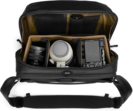 NOMATIC McKinnon Camera Messenger 13L - Camera Bag For Men And Women