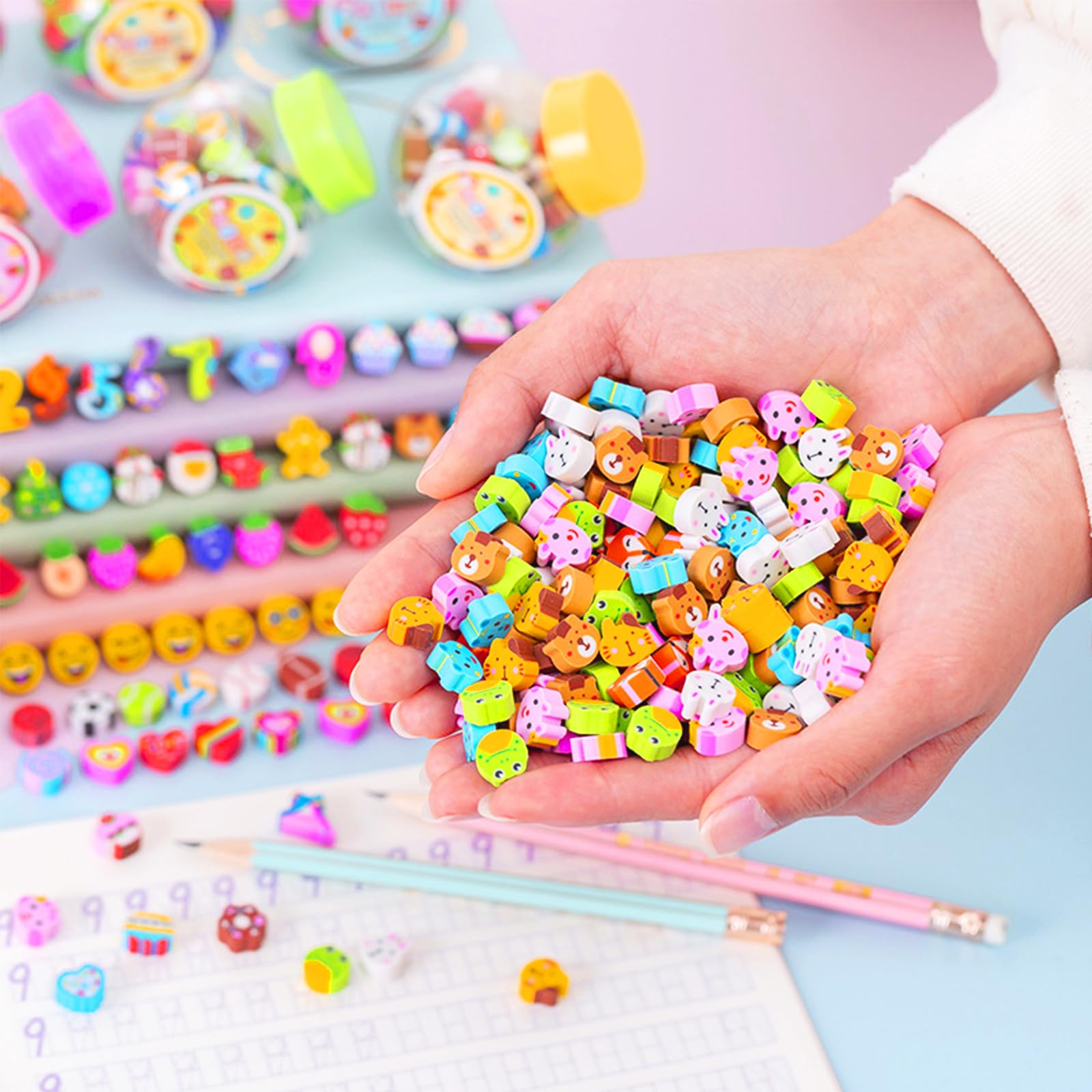 Lot De 50 Crayons à Papier Pour Enfants - Avec Gommes Amovibles Design Aléatoire (Animaux, Dessins Animés)