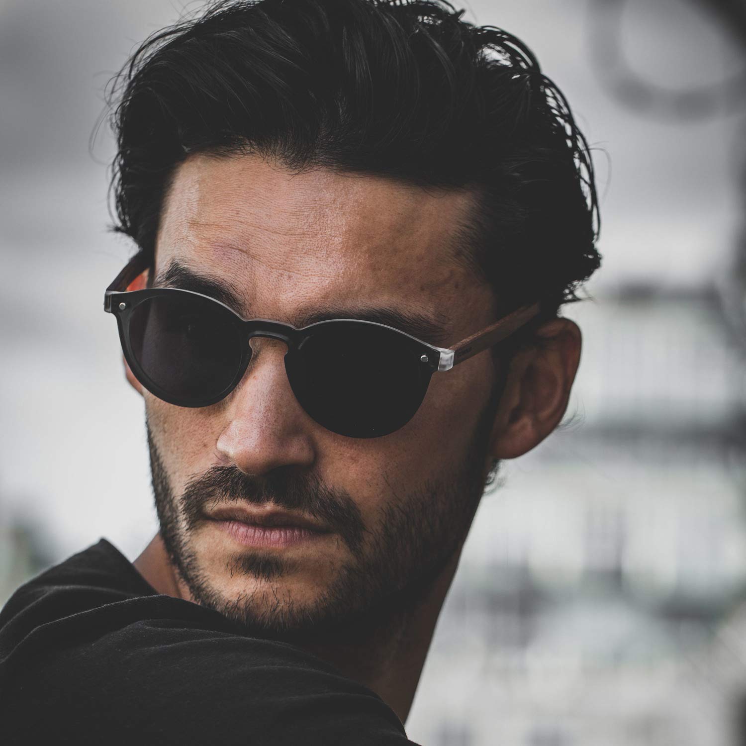 GOWOOD Holz Runde Sonnenbrille für Herren und Damen mit spezieller einteiliger schwarz polarisierter Linse