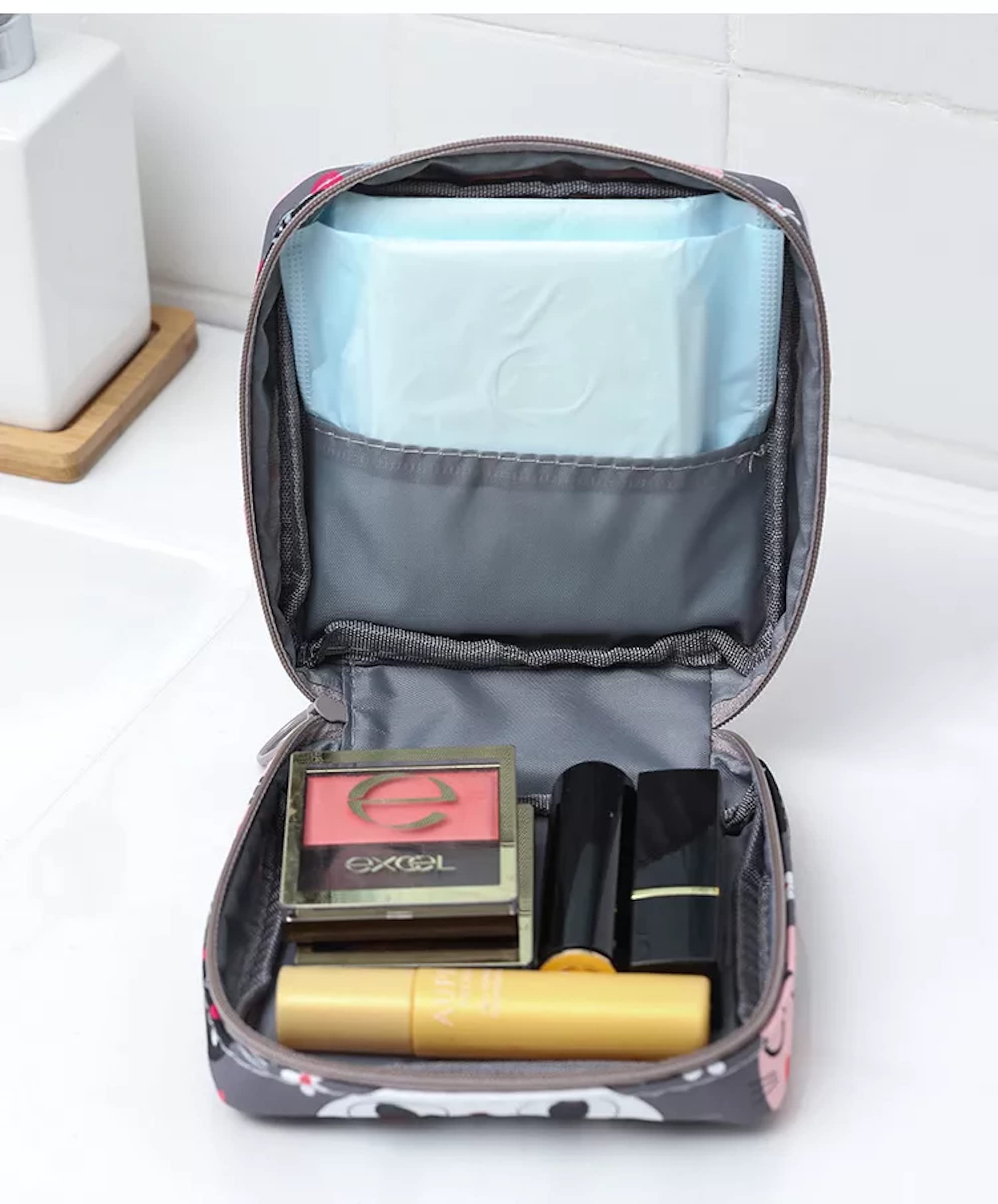 Adorable Pink Peri - Wiederverwendbare Damenbinden, Aufbewahrungstasche, tragbar für Frauen und Mädchen | aus Nylon + wasserabweisend + wiederverwendbar | Zero Waste Period (Cat 1)