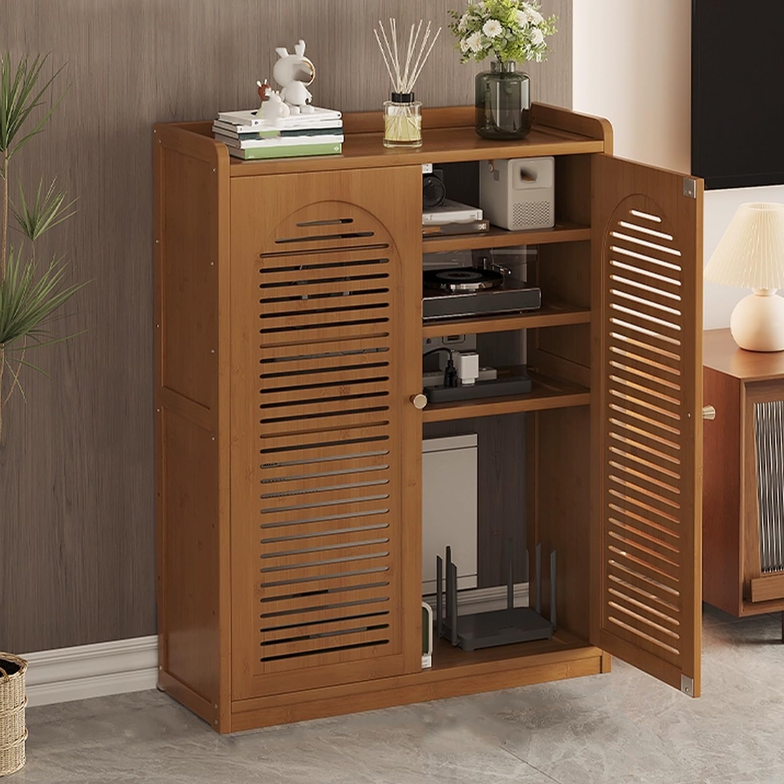 Caisson de routeur en bois marron pour organiser un bureau à domicile ou le salon