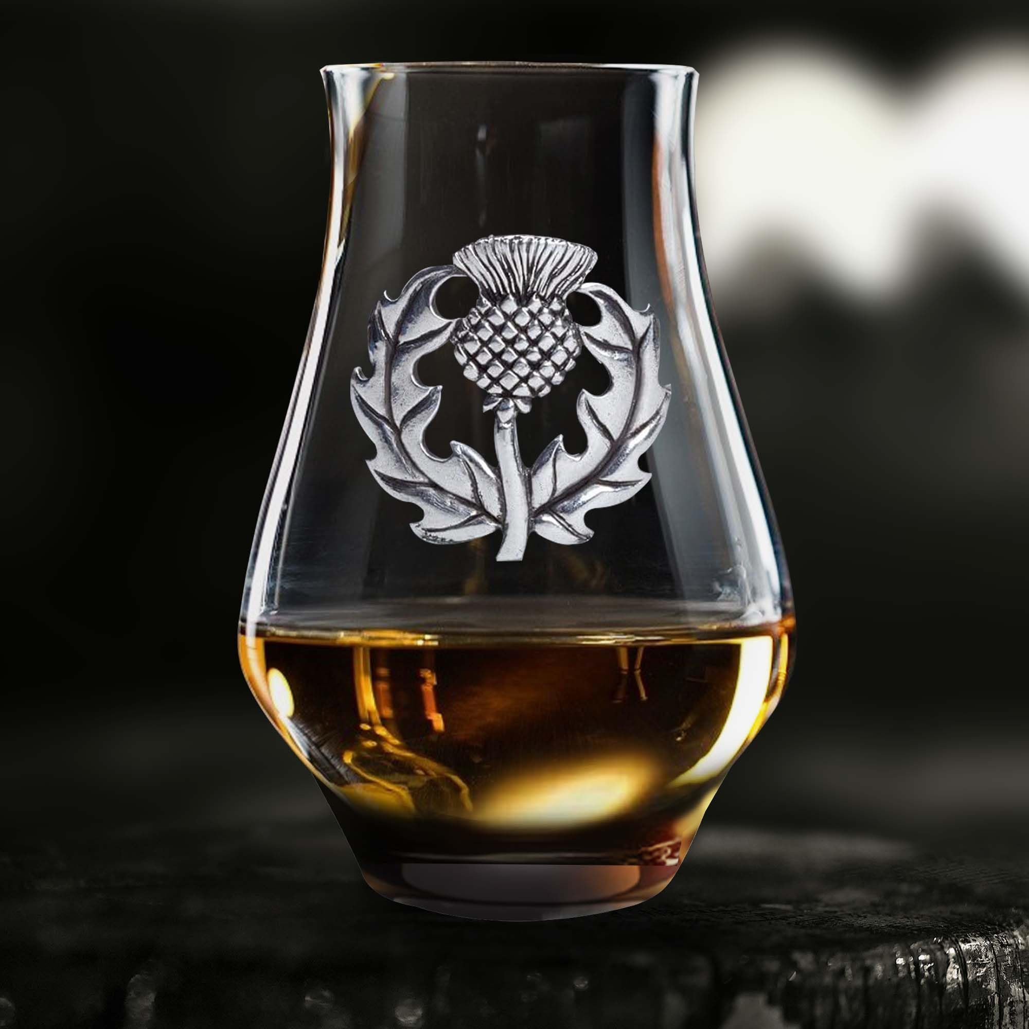 Verre à whisky chardon libère les arômes bloqués de vos bouteilles de Scotch