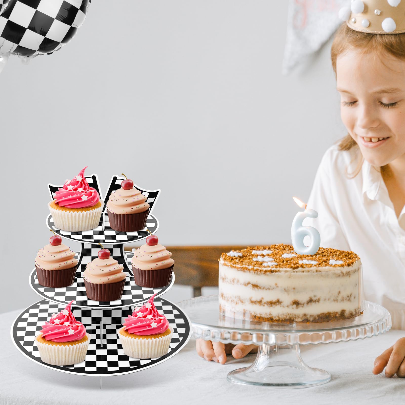 PEUTIER 2pz Decorazioni per Feste di Compleanno Auto, Supporto per Cupcake 3 Livelli per 48 Cupcake con Bandiera Scacchi in Bianco e Nero Forniture per Feste a Tema Auto per Ragazzi Uomini
