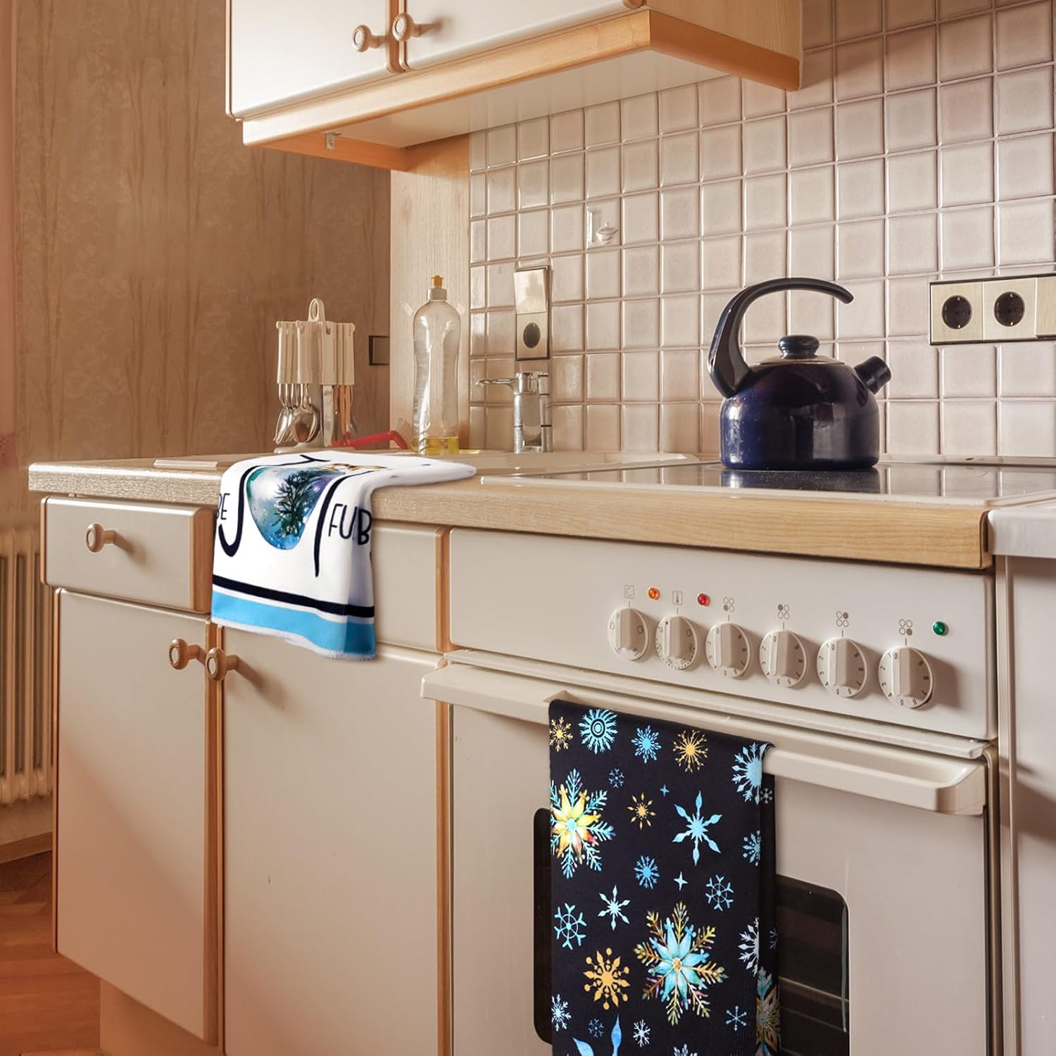 Bencailor 6 Pcs Blue Christmas Kitchen Towel Oven Mitts and Pot Holders Set Snowflake Dish Towels Christmas Tree Pot Holders Heat Resistant Oven Gloves for Xmas Kitchen Cooking Baking Grilling - Image 6