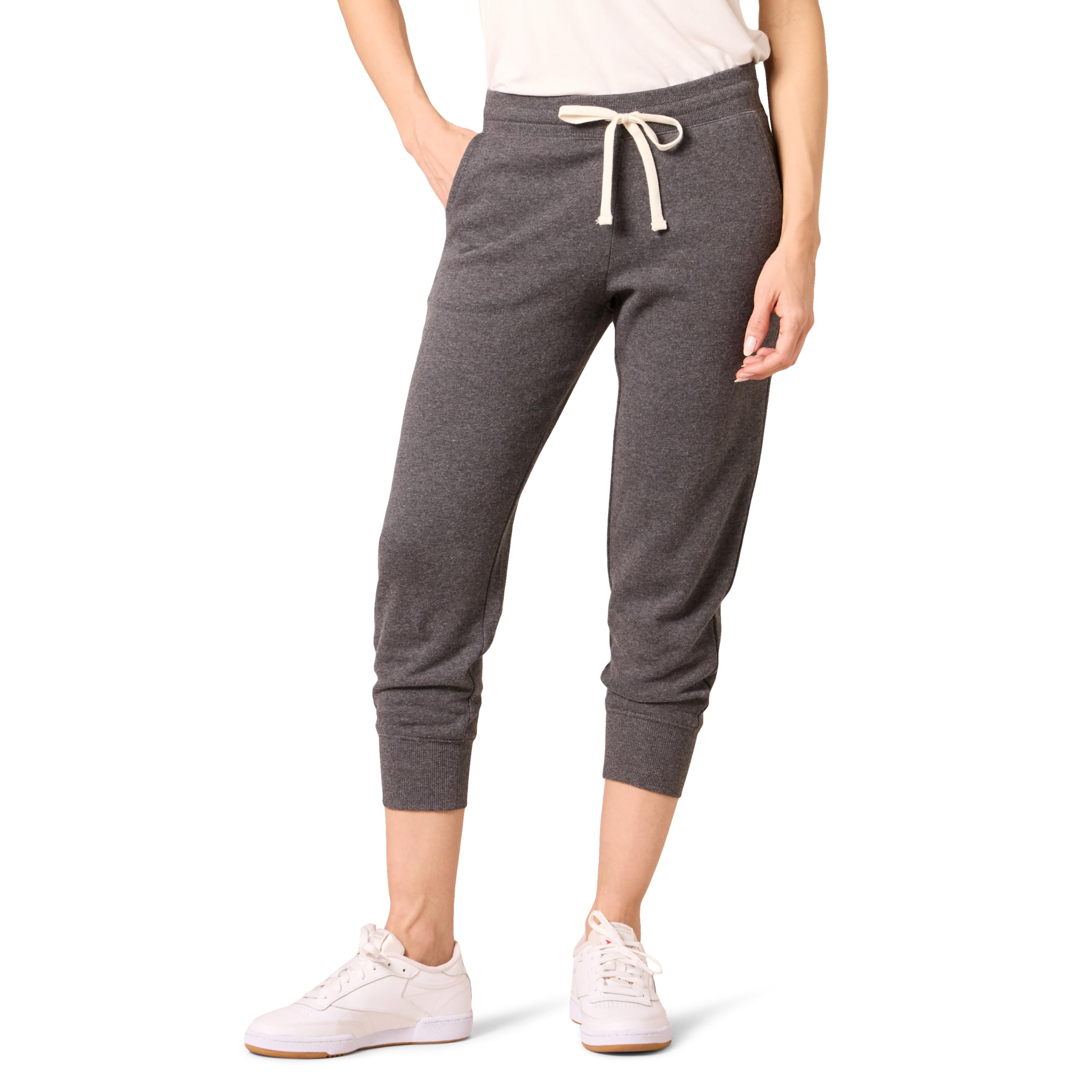 Amazon Essentials Women's Fleece Capri Jogger Sweatpant (Available in Plus Size)