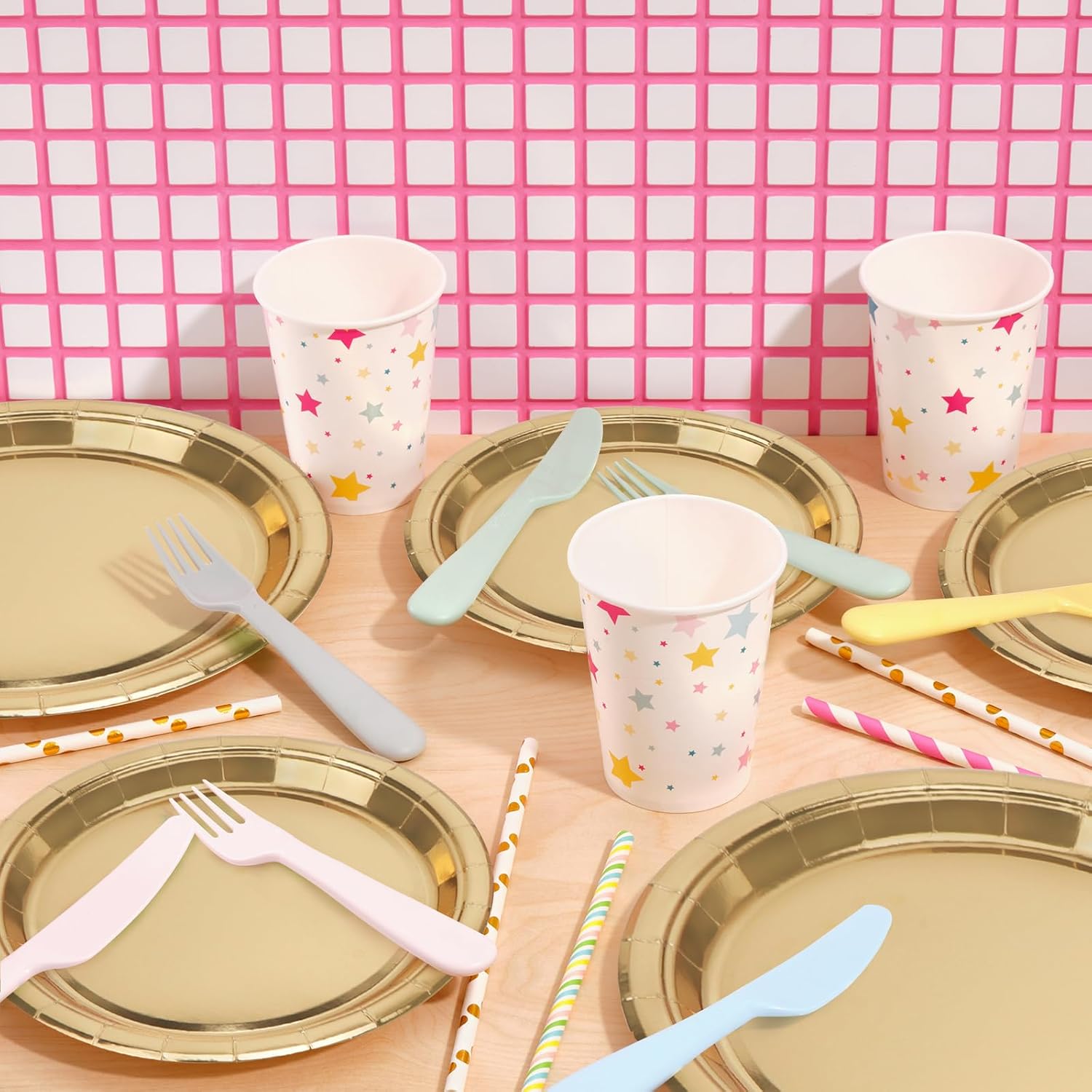 50 Pcs Party Plates, Gold Disposable 9 inch Paper Dinner Plates Sets Party Supplies for Birthday Baby Shower Wedding Picnic