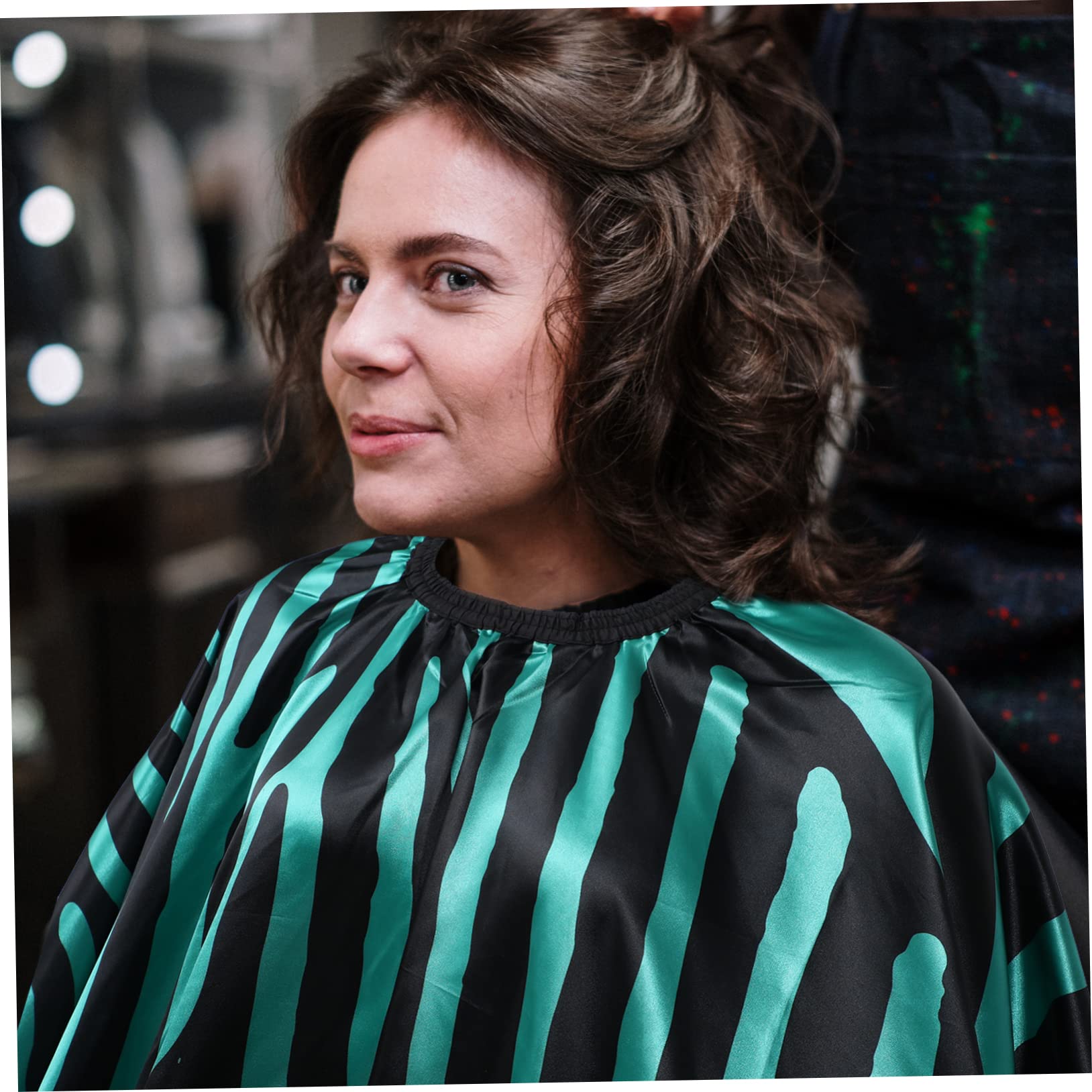 Capa de Peluquería de Satén Verde, y Transpirable, Mantiene la Ropa Limpia y Seca para Corte de Cabello Profesional
