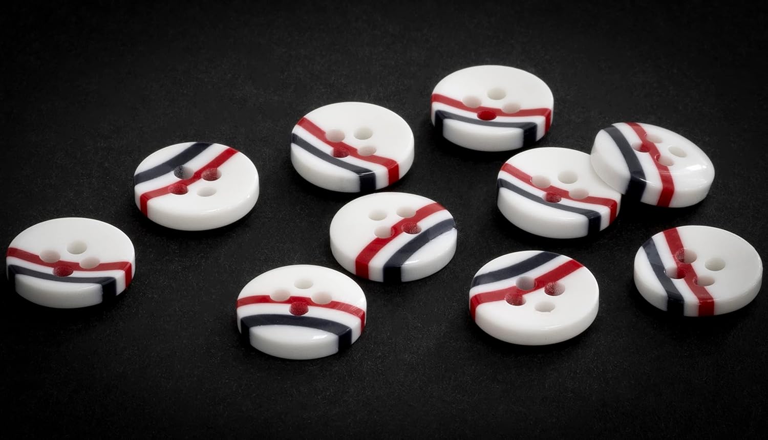 AERZETIX - C65668 - Set of 10 Round Sewing Buttons Diameter 10 x 2.7 mm with 4 Holes 16L L16 - Colour: White/Black/Red - Plastic - Opening 1.5 mm - Craft Haberdashery Sewing Clothes Button Decoration