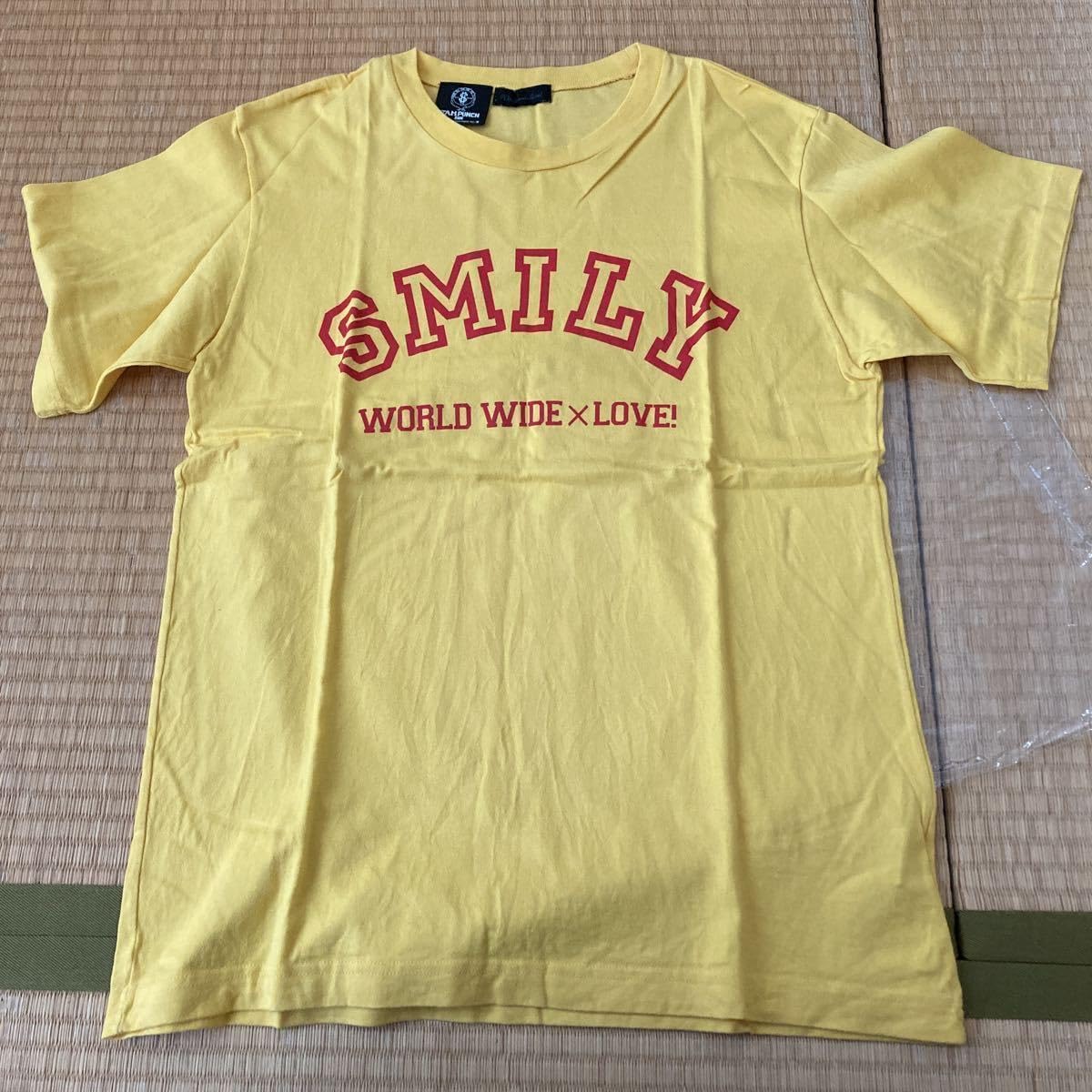 マ*ン様 大塚愛　SMILY Tシャツ　赤　ライブ ロック　ピチT チビT スマ Amazon.co.jp: 大塚愛ライブTシャツ スマイリーTシャツ 2005年 M