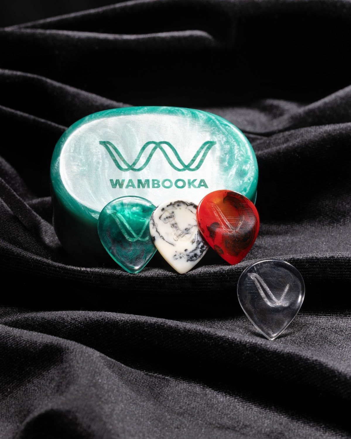 Zero Gravity Picks - Plektren Set aus Kunstharz mit Perlmutt-/Smaragd-Etui - Ultraleichte und dicke Plektren für Gitarre und Bass, Luxury Box (Smaragd)