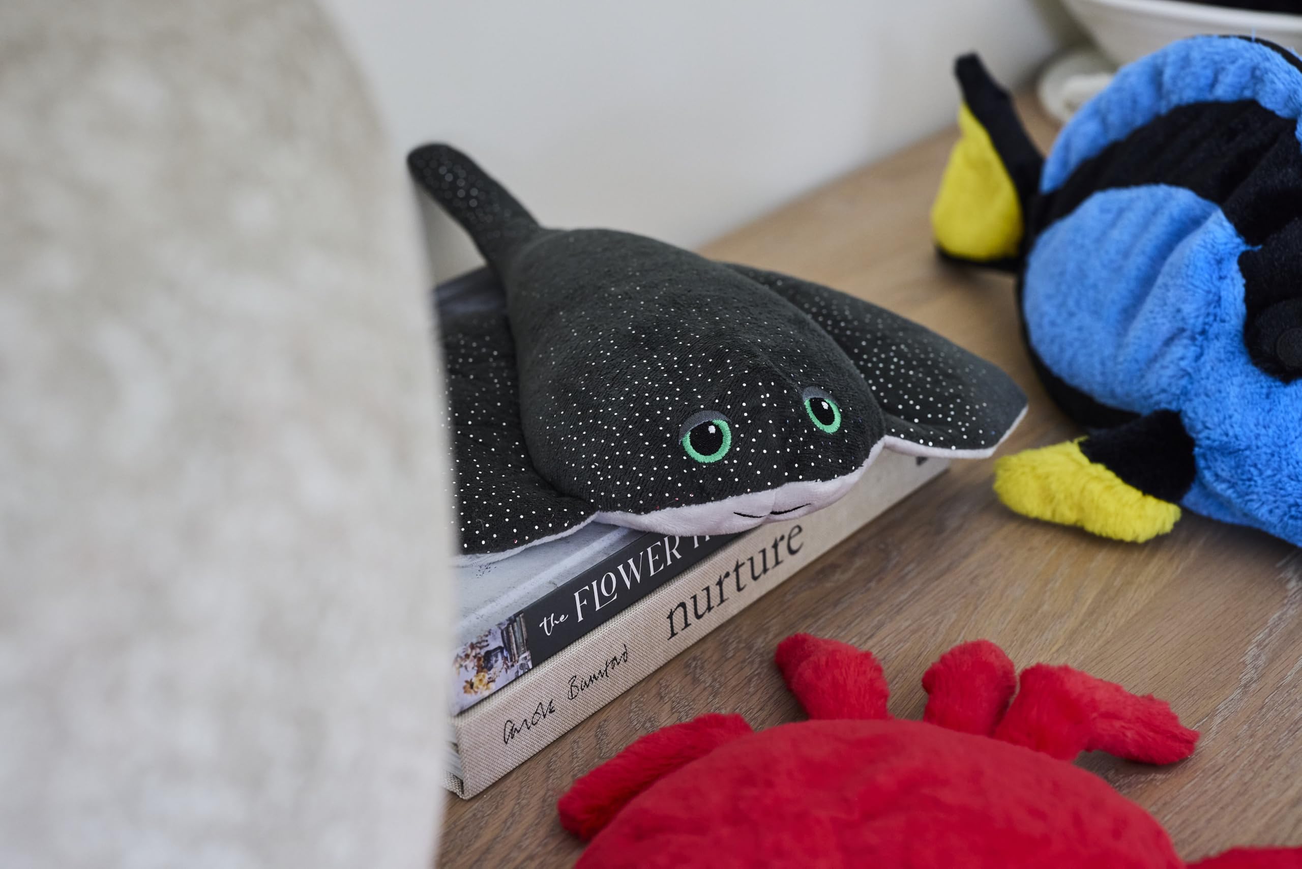 Warmies Manta Ray Große Größe, Vollständig Mikrowellengeeignet und Gewichtetes Kuscheltier für Angst, Im Gefrierschrank kühlen oder in der Mikrowelle erwärmen, Weiches Wärmekissen