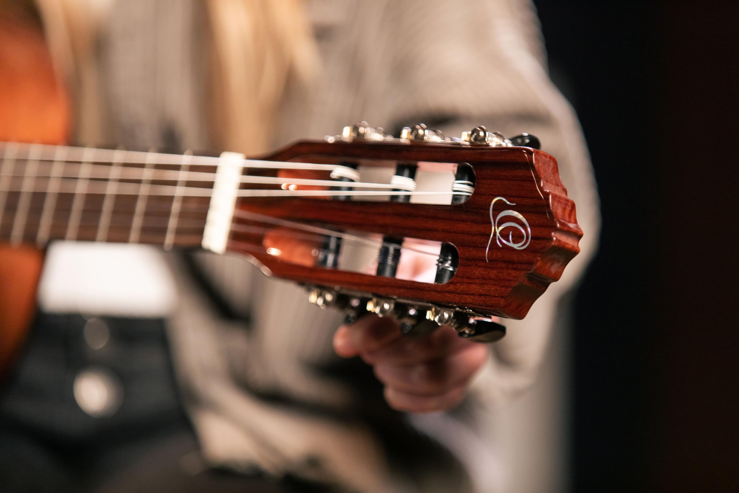Ortega Guitars 3/4 Konzert Gitarre – Student Series – Fichte, Katalpa, Hochglanz Natur (RST5-3/4)