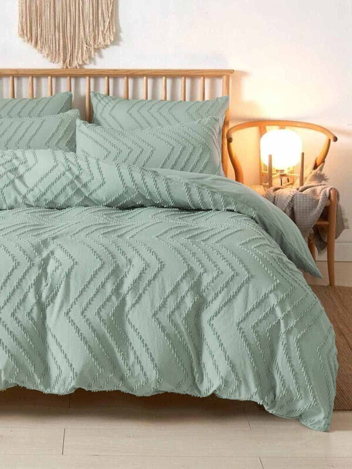 Nanko King Comforter Set Sage Green Tufted Jacquard Boho Soft Reversible Down Alternative Microfiber Bedding - All Season Duvet and 2 Pillowcases Farmhouse Bed Set Women Men Size 104 x 90 3pc