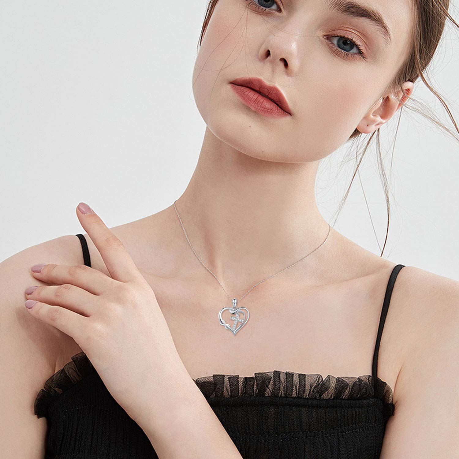 925 Sterling Silber Herz Kreuz Anhänger Halskette Faith CroSH Schmuck für Damen und Herren Perfektes religiöses Geschenk für Damen und Mädchen