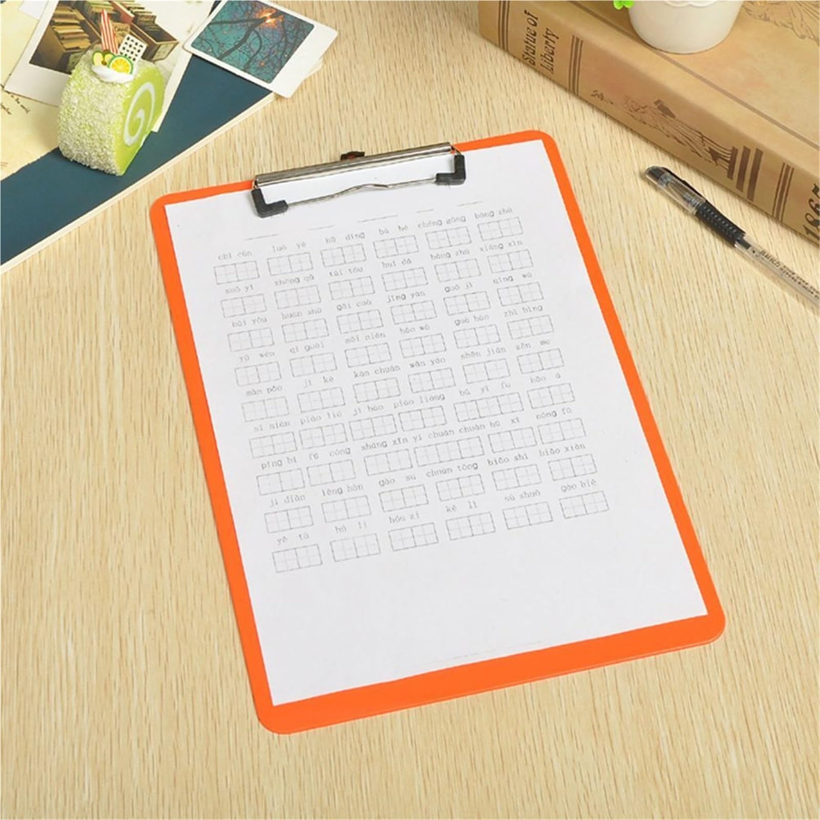 Klemmbrett 5 Stück Kunststoff-Klemmbretter im A4-Format, bunt, Profil-Clip, Papierhalter, Schreib-Memo-Ordner for Büro, Geschäft, Zuhause (320 x 225 mm)
