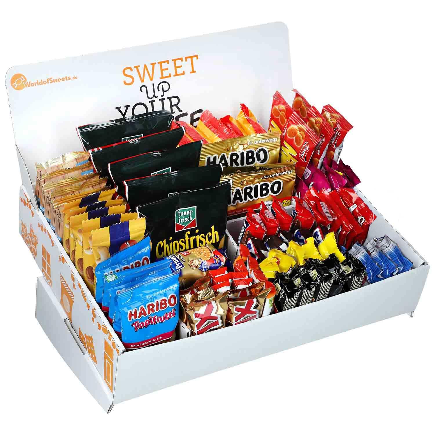 World of Sweets Snack-Box – süße & salzige Snackmischung mit Schokoriegeln, Fruchtgummi & Knabbereien – Präsentationsbox mit Aufsteller & Fächern