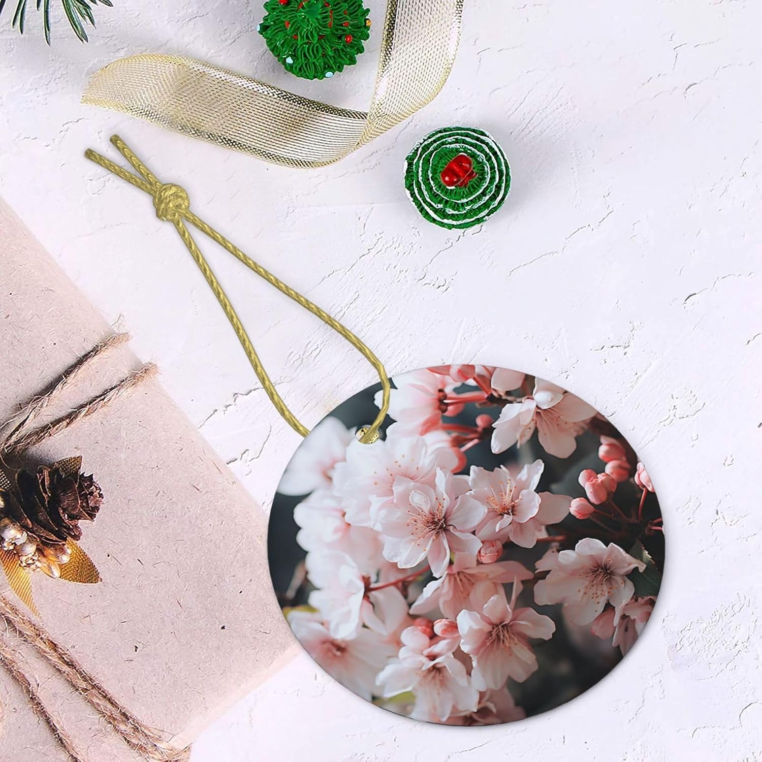 White Flowers Christmas Ornament Round Ceramic Hanging Ornaments for Christmas Tree Holidays Ornaments with Gold Rope Hanging Porcelain Pendants for Party Xmas Decoration
