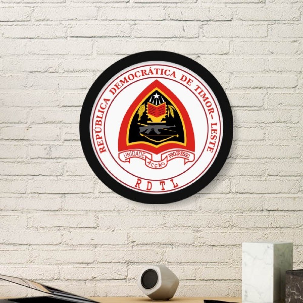 Peinture Timor Oriental sous cadre photo rond noir : l'idee cadeau ideale pour les passionnes