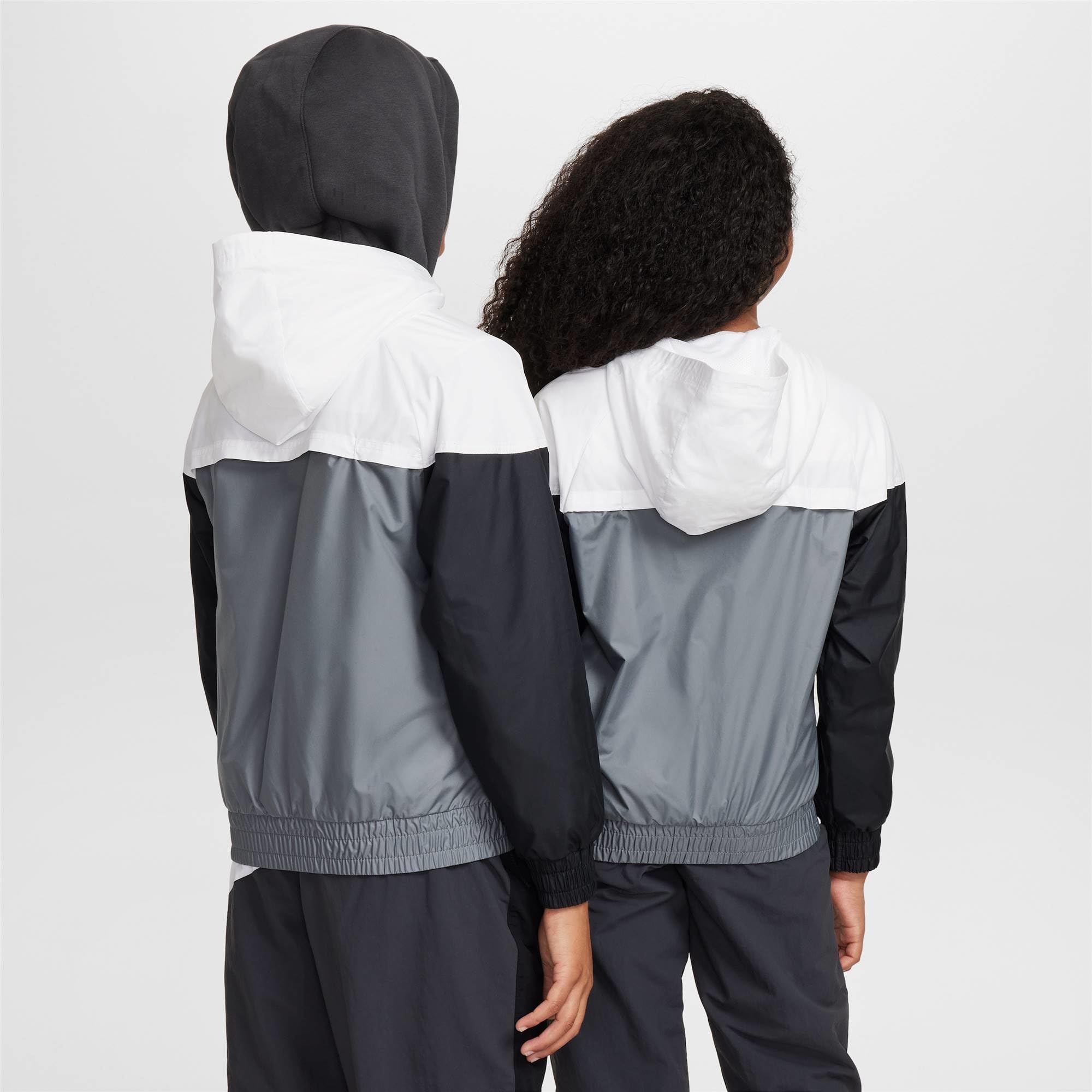 Nike Sportswear Windrunner Repel-Jacke mit Kapuze für ältere Kinder, FZ5516
