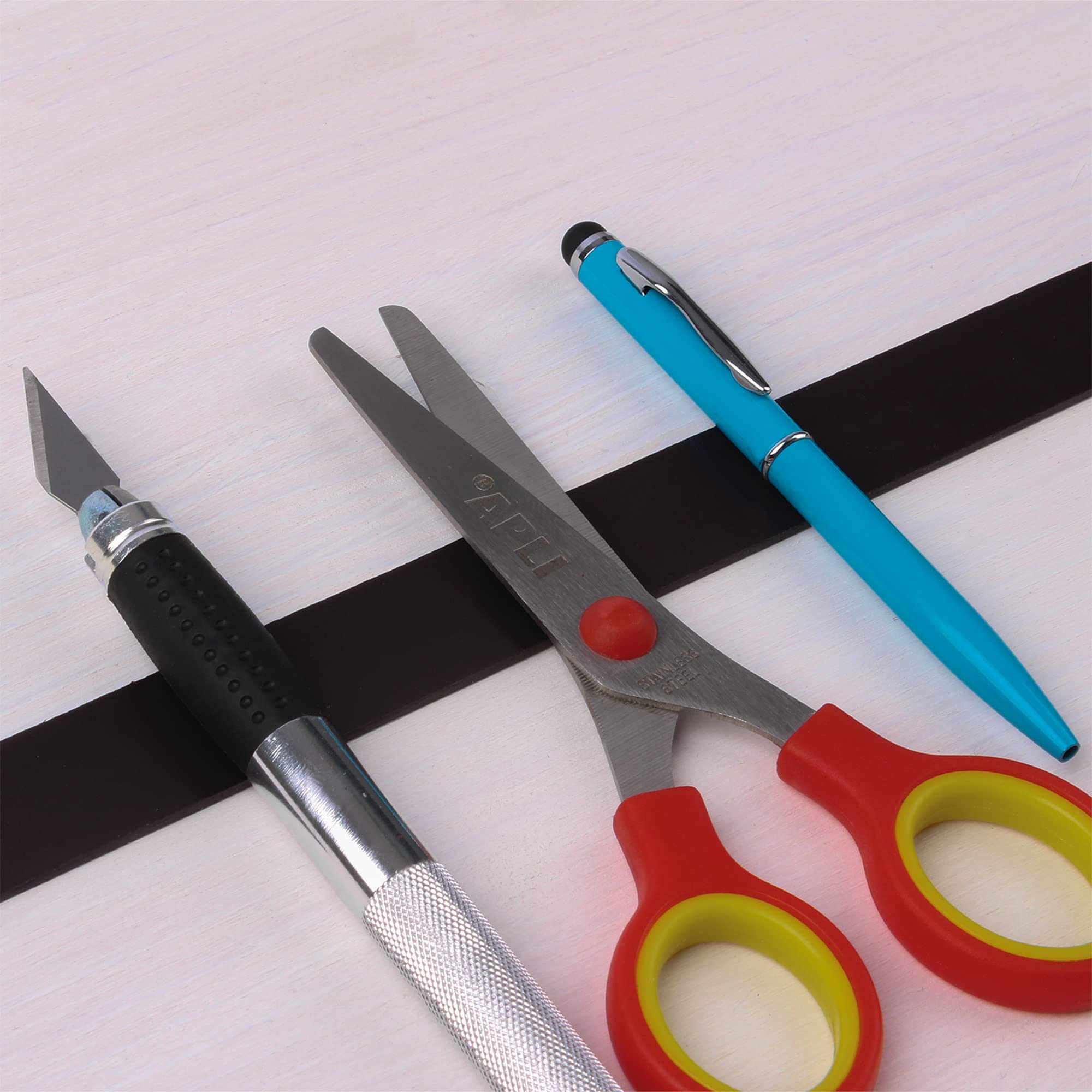 APLI Kids 20596- Confezione di 3 forbici da scuola da 13 cm con punta arrotondata | manico ergonomico bicolore e lame in acciaio inossidabile per bambini +4 anni