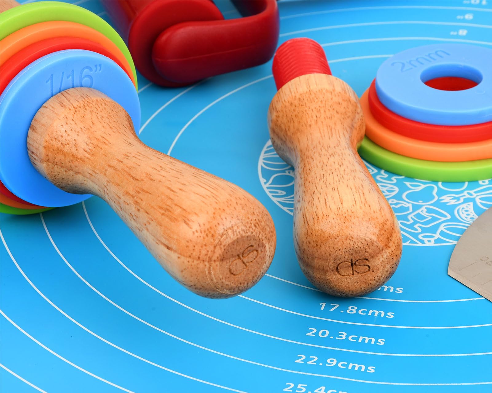 Nudelholz mit 4 einstellbaren Dickenringen 13,6 Zoll Holz Teigroller für Küche, Backen, Teig, Kekse, Kuchen, Fondant, Pizza und Kuchenkruste
