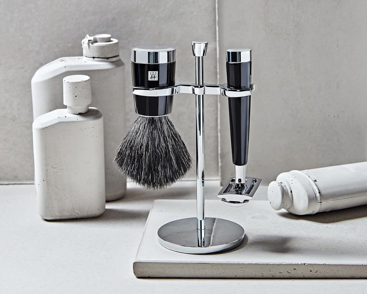 ZWILLING Rasierer und Rasierhobel (einzeln oder als 3-teiliges Set mit Rasierpinsel und Halterung, ergonomisches Design, Nassrasur, Premium-Geschenkset), Schwarz