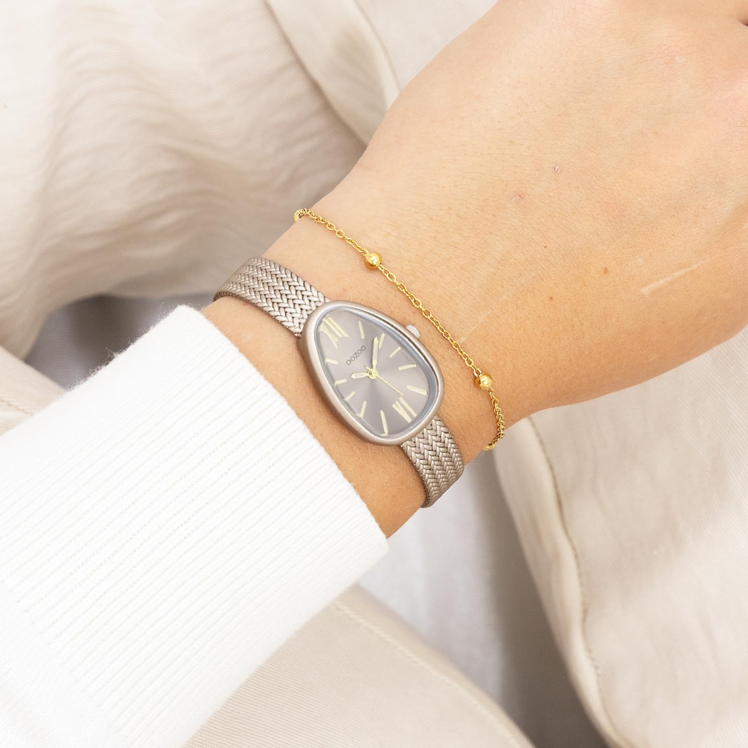 Oozoo Timepieces Damen Uhr - Armbanduhr Damen mit Lederarmband | Hochwertige Uhr für Frauen - Edle Analog Damenuhr in eiförmig