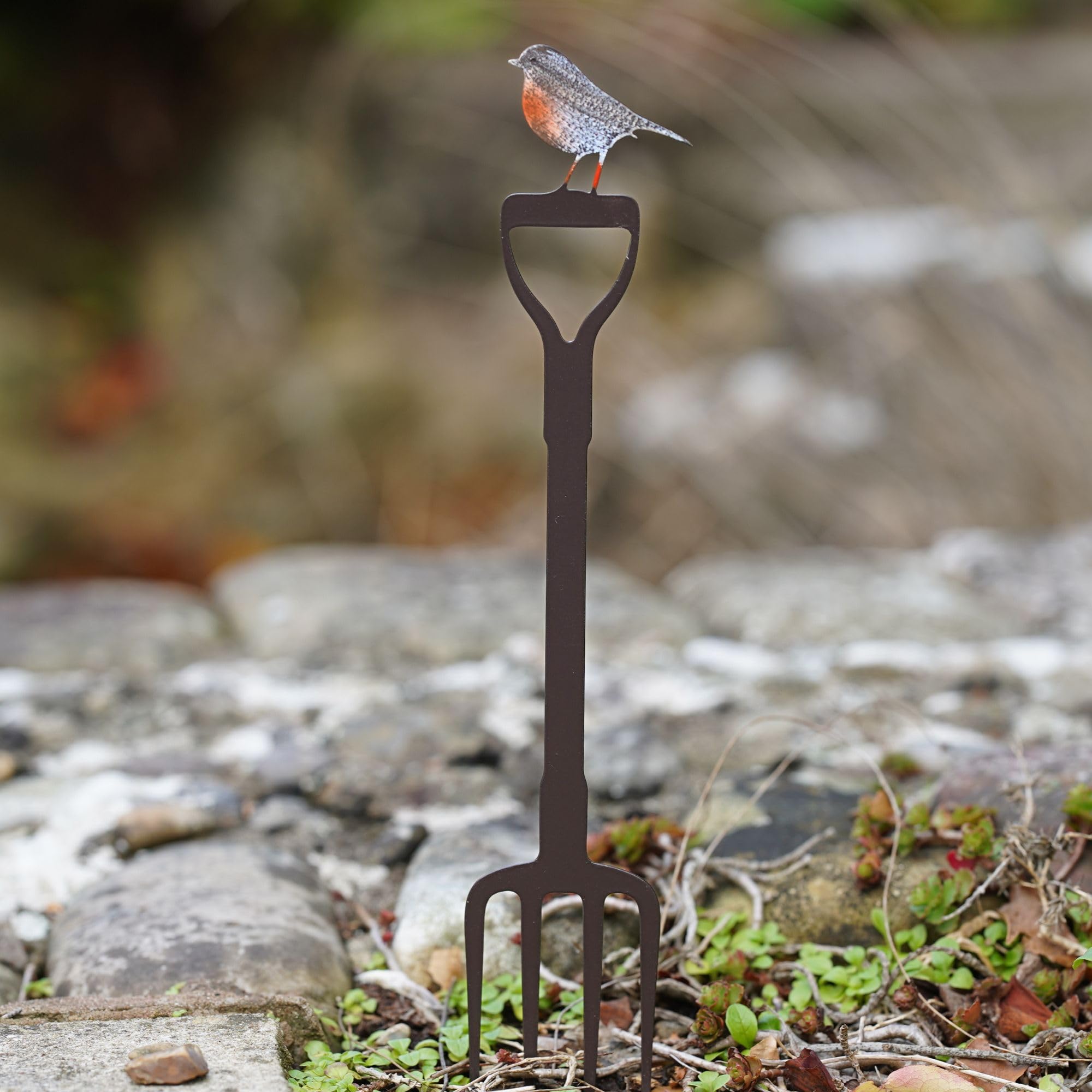 Burgess Home & Garden Brown / Orange Mini Robin On Fork Metal Garden Stake Outdoor Sculpture Statue Robins Decoration 30Cm Tall British Bird Watcher Gardening Gift