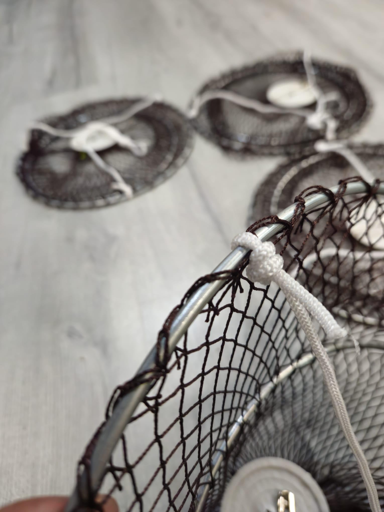 Pack de 4 Reteles Evia de Nylon para Pesca de Cangrejos 30 cm Diámetro | Malla Rojiza 5 mm de Alta Resistencia | Estructura de Acero Doble aro | Imperdible y Plomo