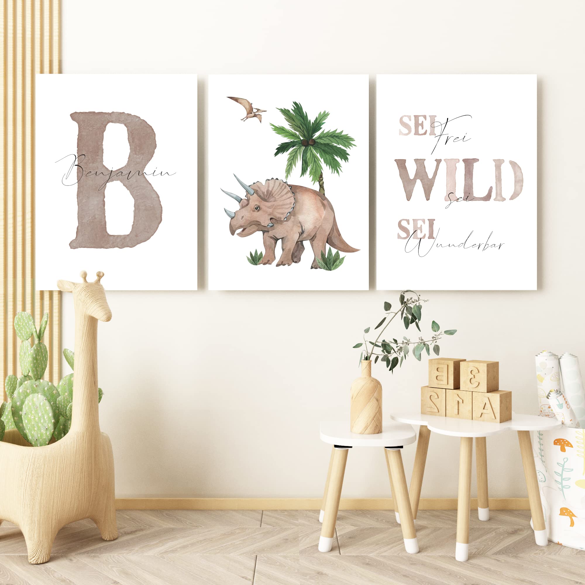 Pandawal Kinderzimmer Bilder Dino mit Spruch und Name Dinosaurier 3er Poster- Set für Mädchen und Junge Wandbilder