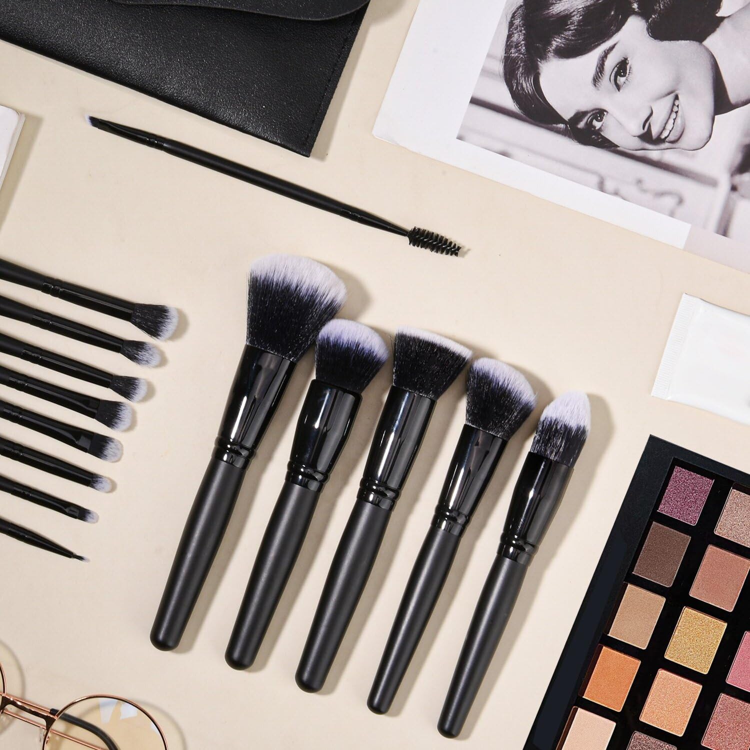 Glamberry Juego de brochas de maquillaje, 15 piezas profesionales de alta calidad para base sintética, contorno, correctores, sombras de ojos, rubor, juego de brochas de maquillaje con estuche