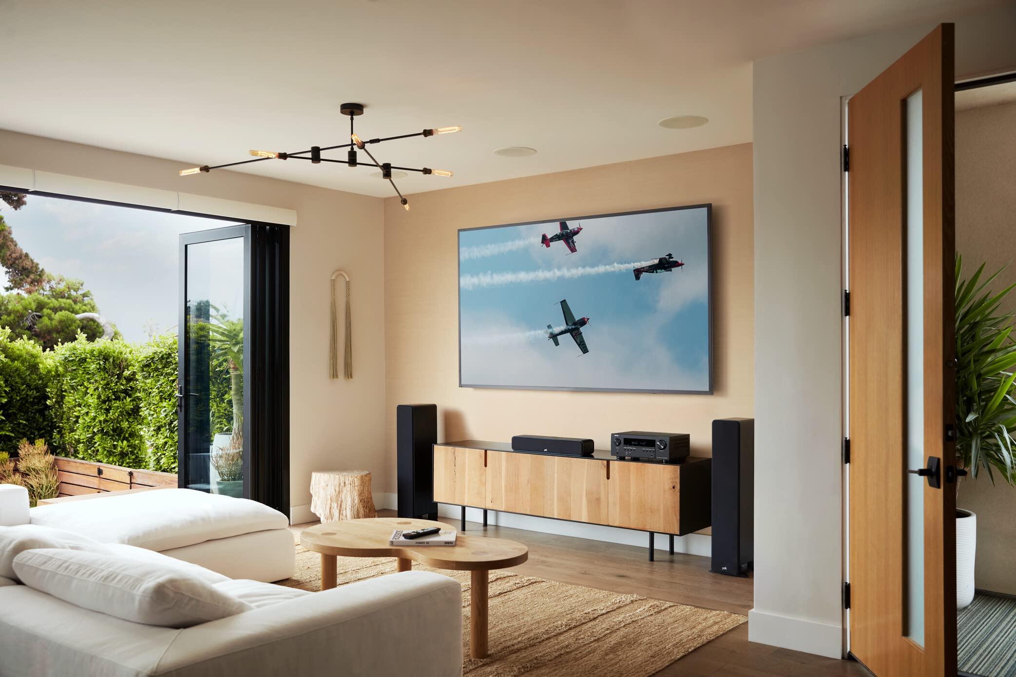 DENON Receptor AV De 7.2 Canales con Dolby Atmos, DTS X, 6 Entradas y 2 Salidas Hdmi, 8K Hdmi, Bluetooth, WLAN, Airplay 2, Heos Multiroom, Compatible con Alexa, Color Negro