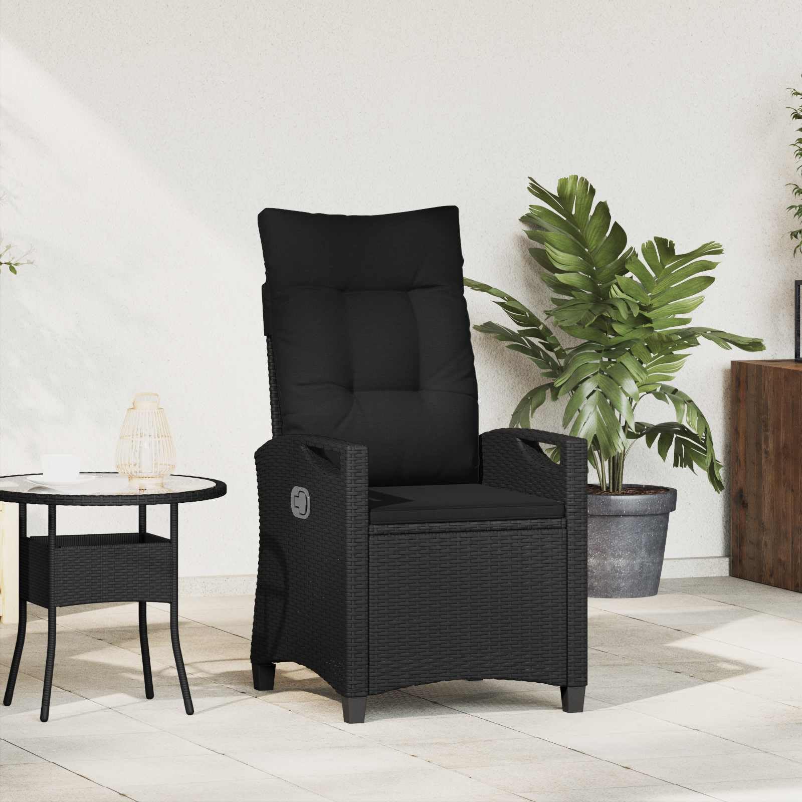 Regulowane krzesło ogrodowe czarne z polirattanu, 56 x 60 x 112 cm, krzesło outdoorowe ze składanym stołem, krzesło z podłokietnikami na taras, balkon, do ogrodu, odporne na warunki