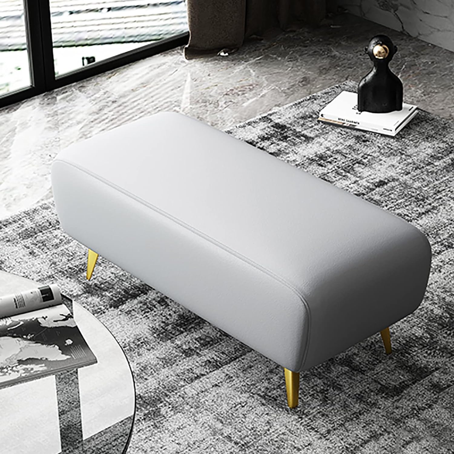 Banc de bout de lit moderne en similicuir pour une chambre élégante