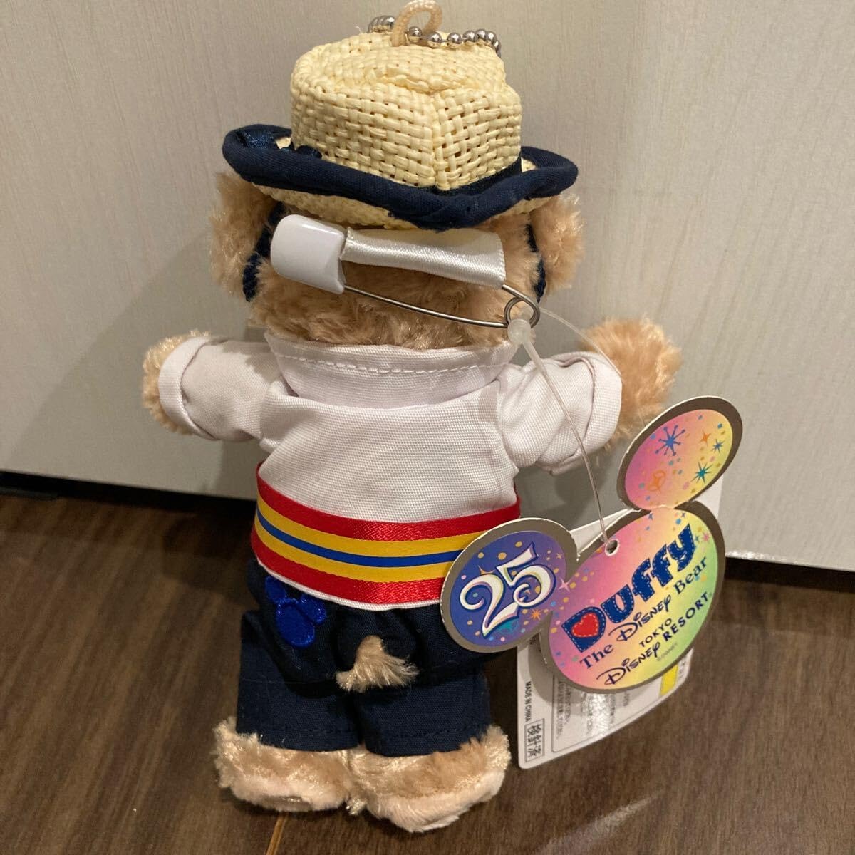 Duffy 美品ダッフィー 25周年 ホテルボーイコス ぬいば ぬいぐるみバッジ Duffy 美品ダッフィー 25周年 ホテルボーイコス ぬいば ぬいぐるみ
