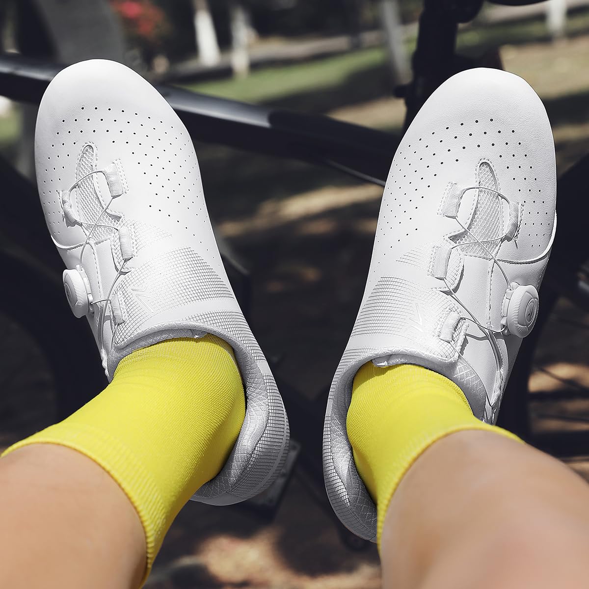 Zapatilla de Ciclismo para Hombre Mujer Zapatos Bicicleta de Montaña Respirables Antideslizantes Compatible con SPD Pedales 2 Tornillos con Calas
