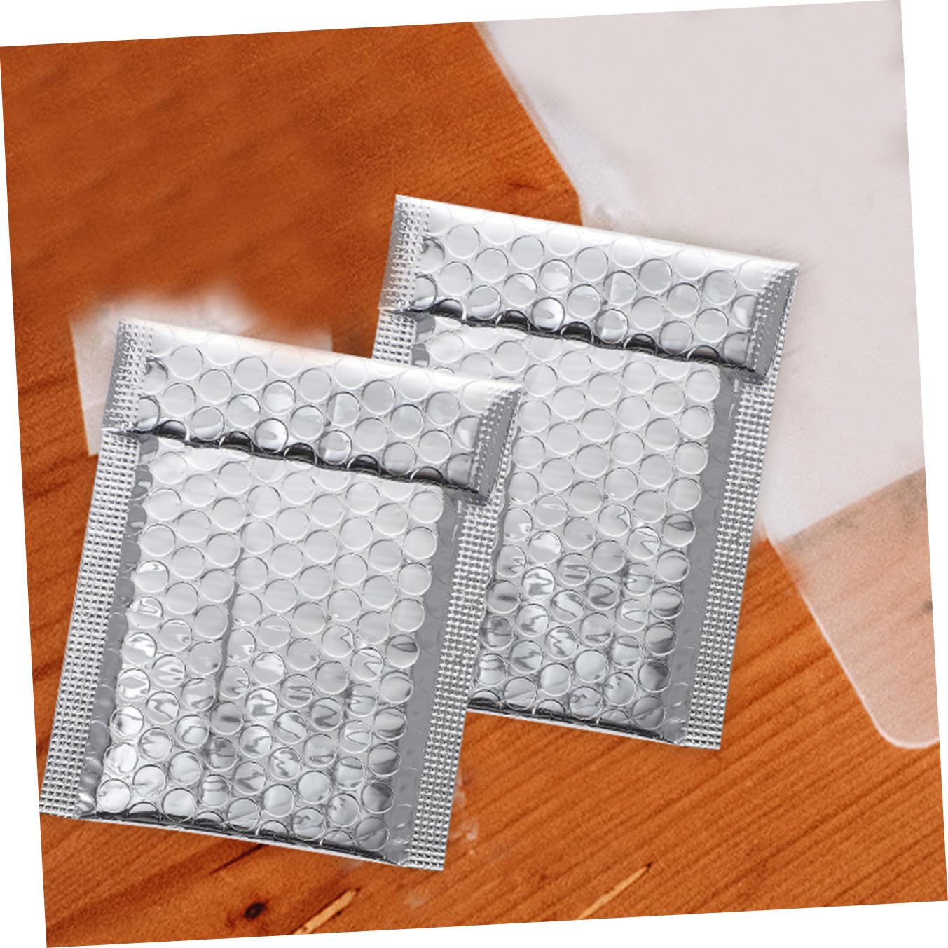 ifundom Enveloppes Matelassées Auto-adhésives Argentées en Aluminium 100 Pcs 110x130 40 Mm pour Expédition Protection Bulles D’emballage Déménagement Bureau École