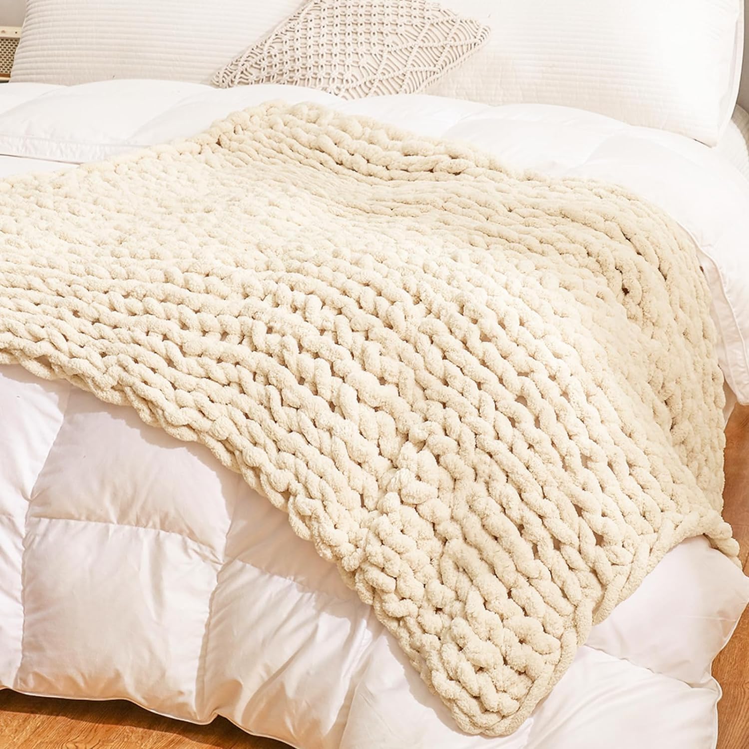 YAAPSU Chunky Knit Blanket Throw 40"x50", Soft Jumbo Chenille Throw Blanket, 100% Hand Knitted Throw Blankets for Couch Bed, Thick Chunky Cable Knit Blanket, Small Rope Knot Crochet Blanket (Beige)