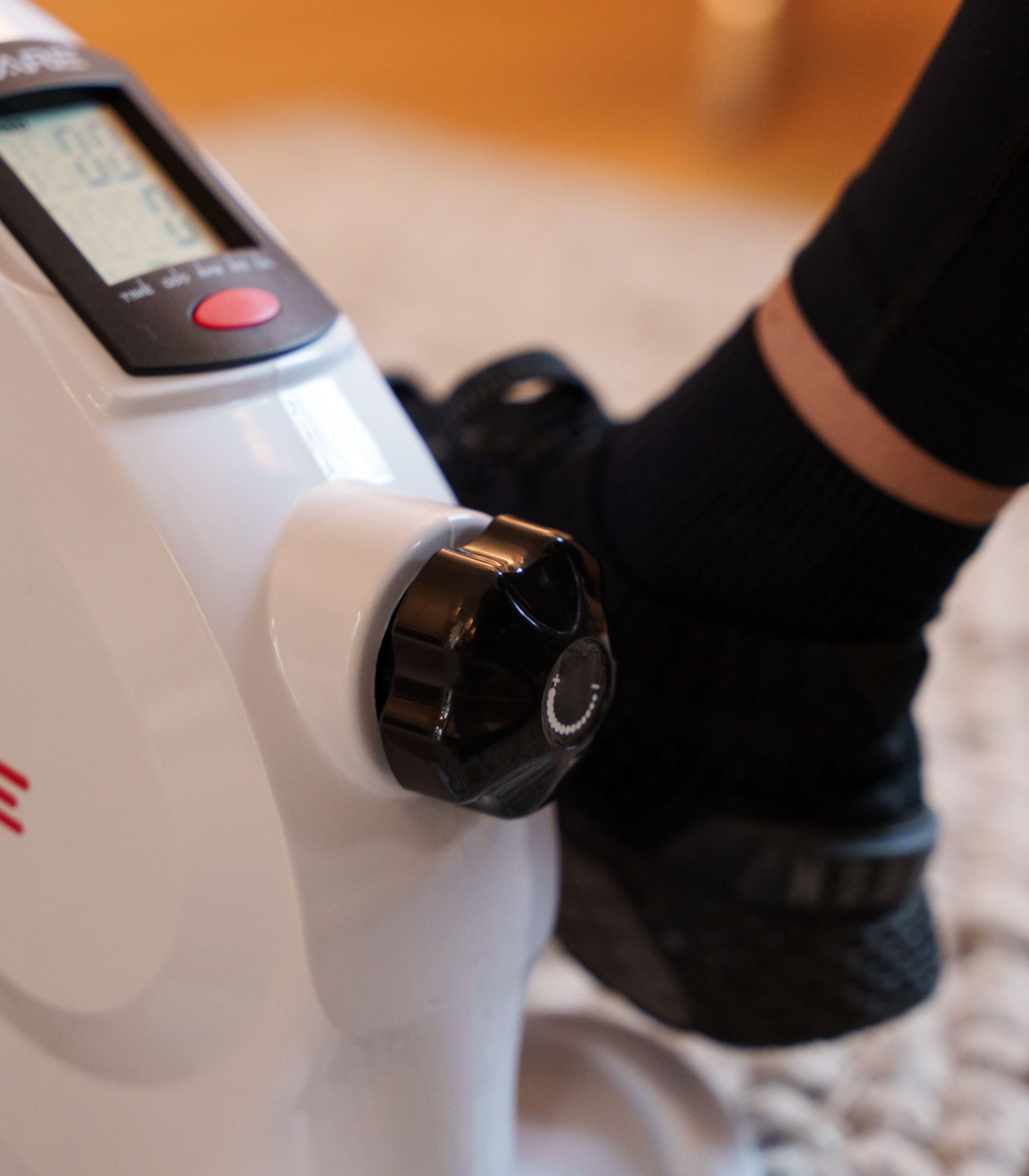 Care Fitness Mini Pédalier M Bike 3,5 Kg Intensité Réglable Écran Numérique Pédales Antidérapantes