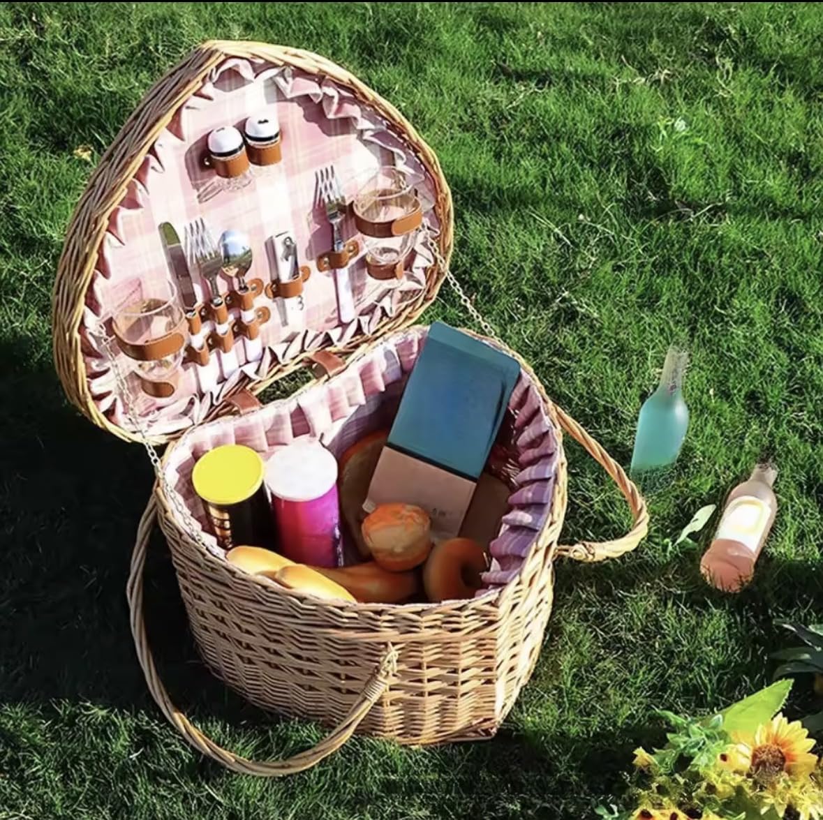 Cesta de picnic de mimbre, transportador tejido de ratán en forma de corazón con asa, almacenamiento portátil de alimentos para camping, viajes y comedor al aire libre, 45 x 39 x 25 cm