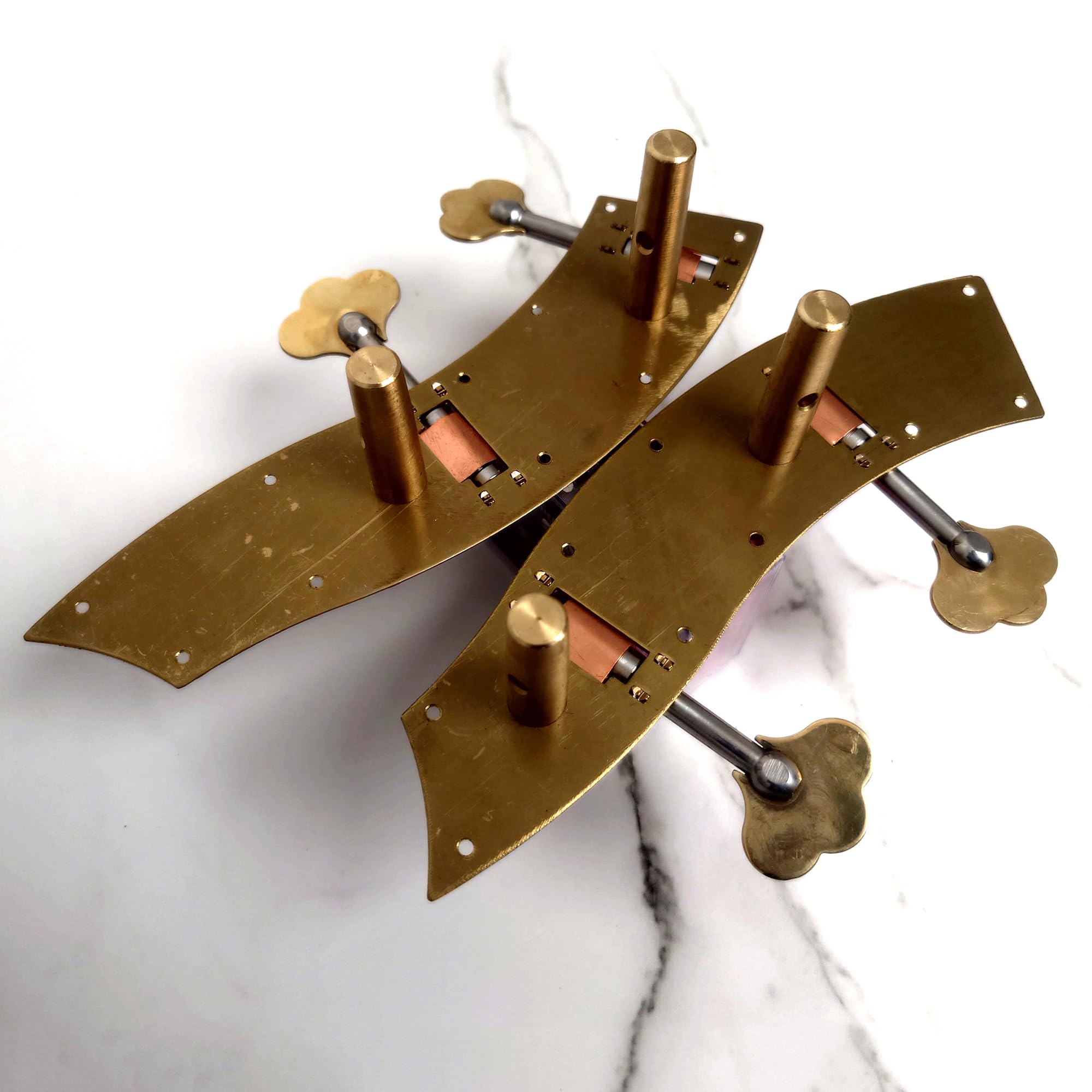 4/4 3/4 Upright Double Bass Tuning Pegs, Brass & Steel Tuning Machines with Engraved Decorative Plates, Precision Tuning Knobs for 4-String Double Bass, Set of 2