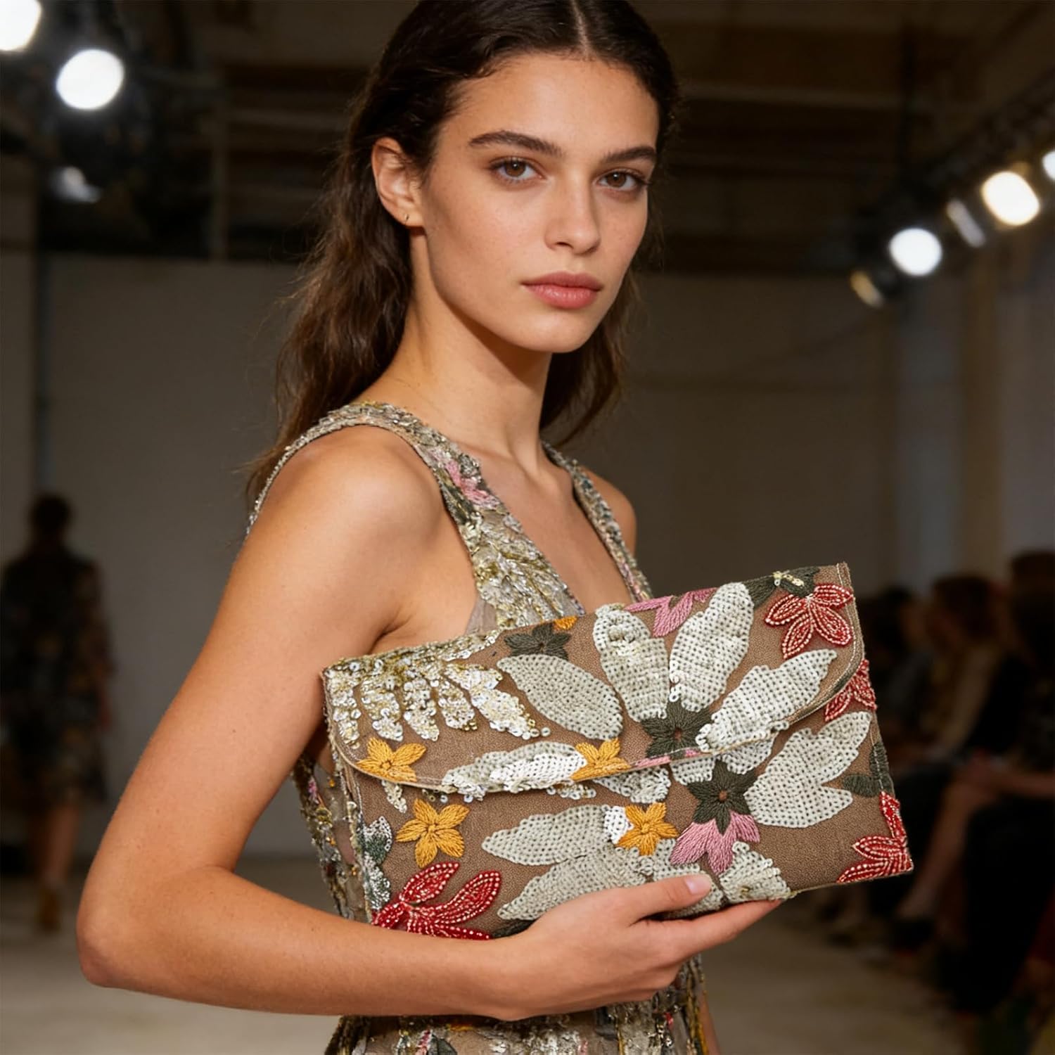 Clutch Purses for Women,Floral Embroidery Sequin Evening Beaded Clutch Bags for Wedding Party Sequin Beaded Evening Bag