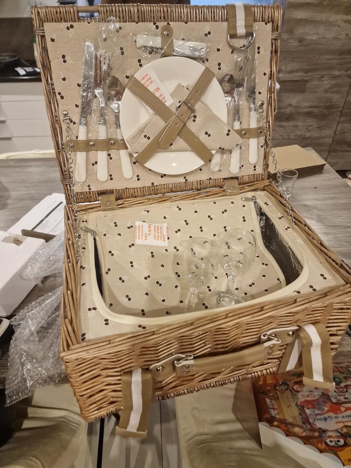 Willow Picnic Basket Set for 2 Persons with Large Insulated Cooler Bag ...