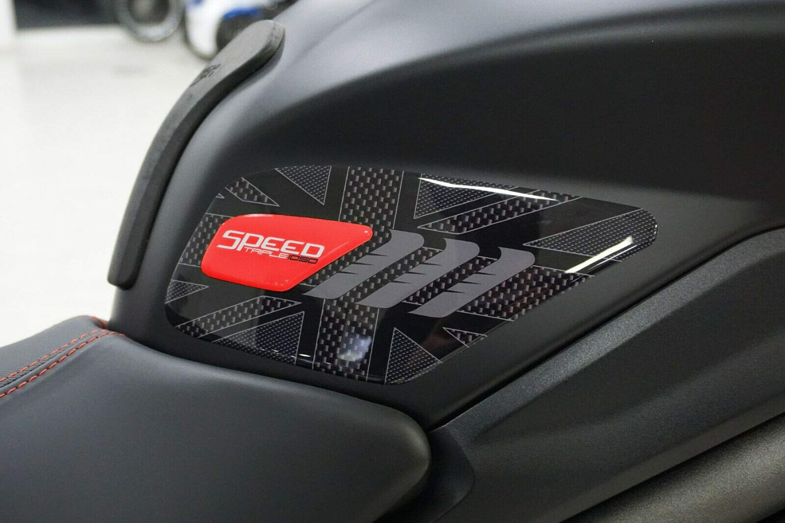 labelbike - 2 3D Armored Motorcycle Side Protections, Compatible with Triumph Speed Triple 2016-2020 Red