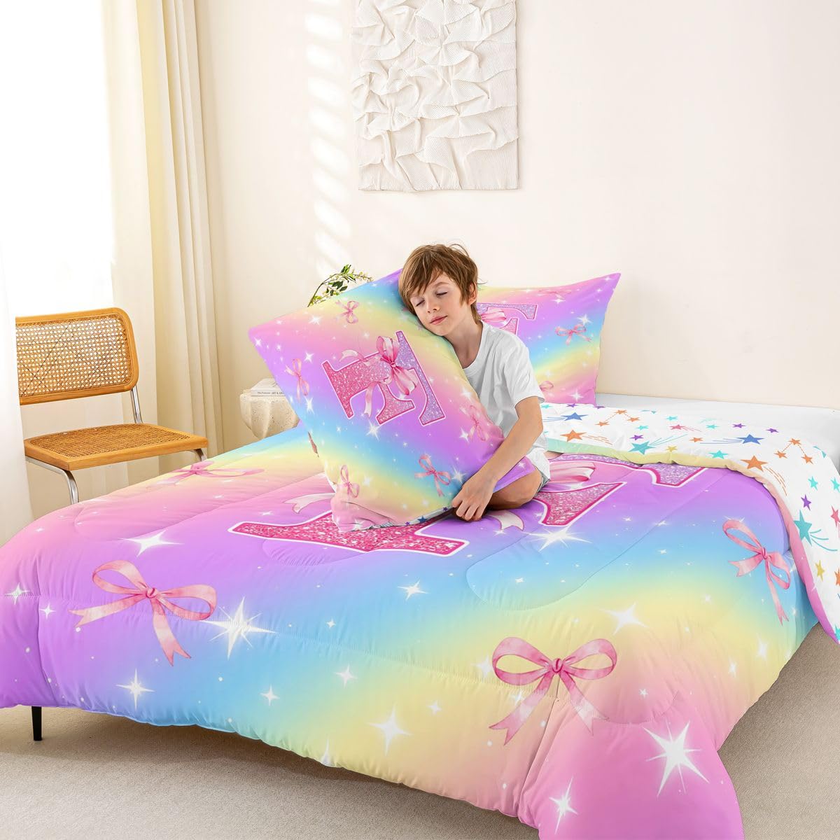 Homewish Juego de edredón con monograma inicial tamaño King, decoración de habitación, juego de ropa de cama con lazo rosa, arcoíris pastel, purpurina y coqueta, juego de edredón personalizado con