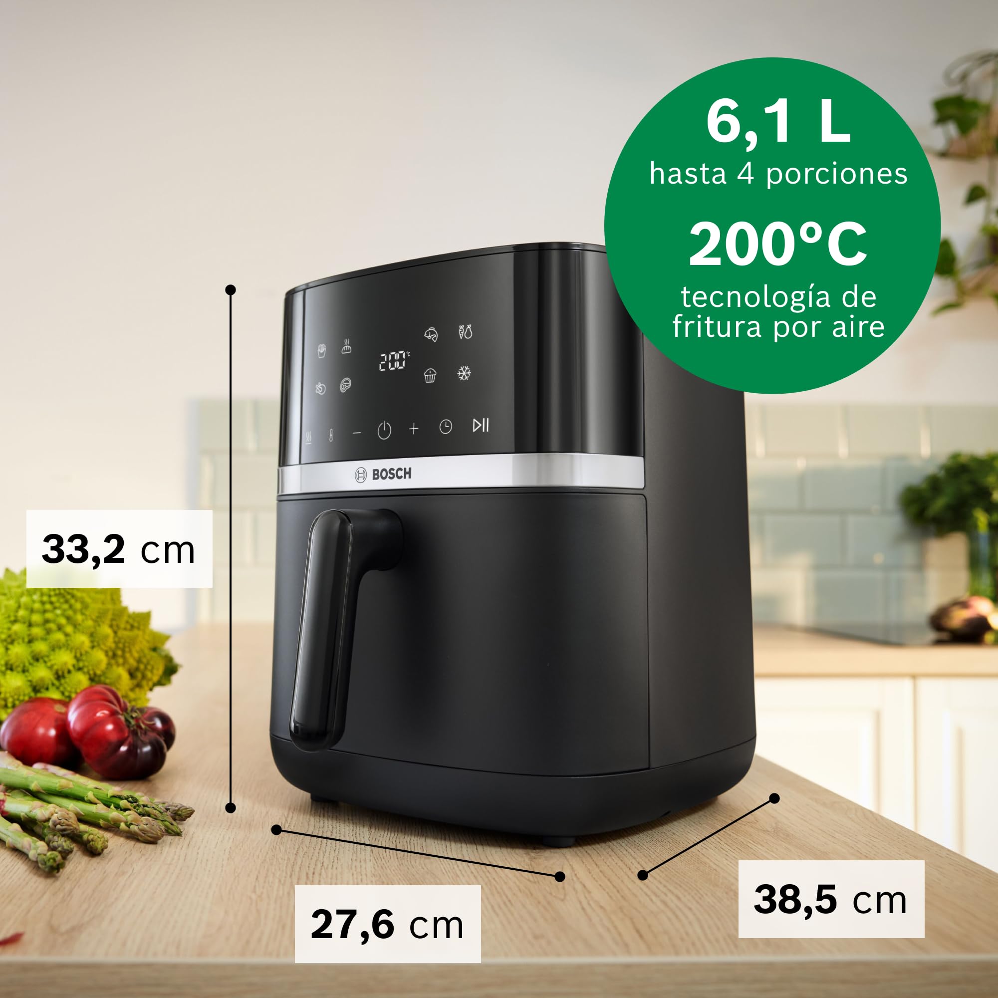 Visita la tienda de Bosch Bosch - Freidora de aire Serie 4 XL, capacidad de 6,1 L, 7 programas. Cocinado más rápido, Negro, MAF462B0, Air Fryer in use
